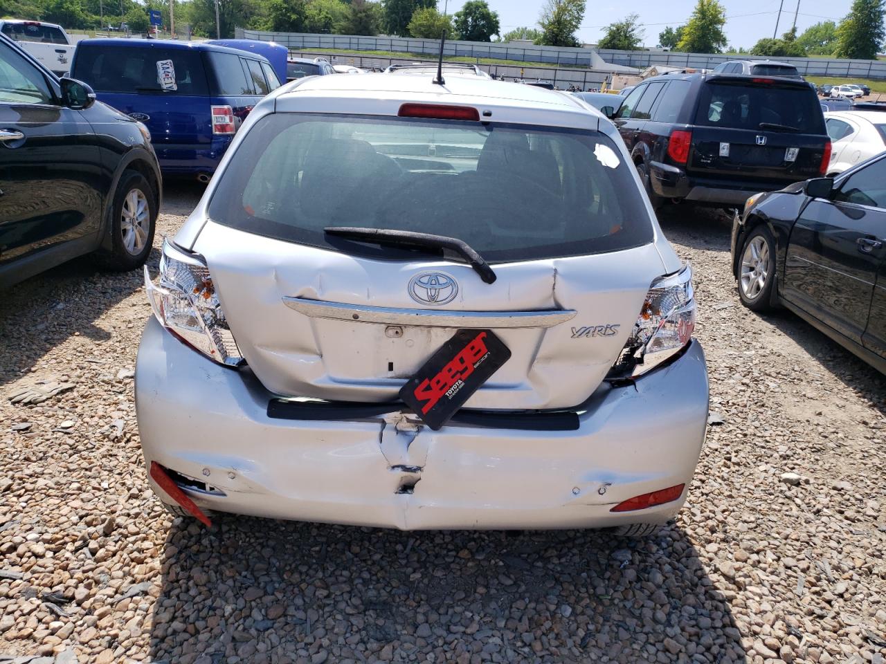 2012 Toyota Yaris Silver vin: JTDKTUD31CD535301