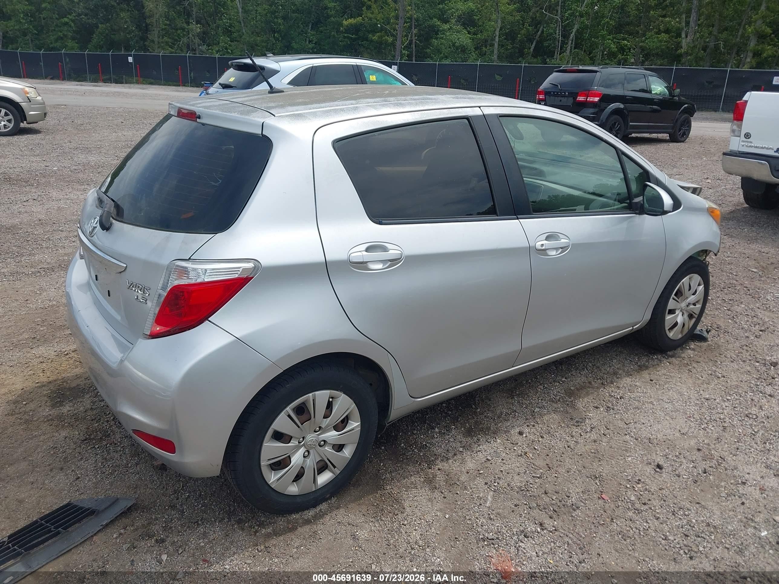 2014 Toyota Yaris Le (tmc/cbu Plant) Silver vin: JTDKTUD31ED577180