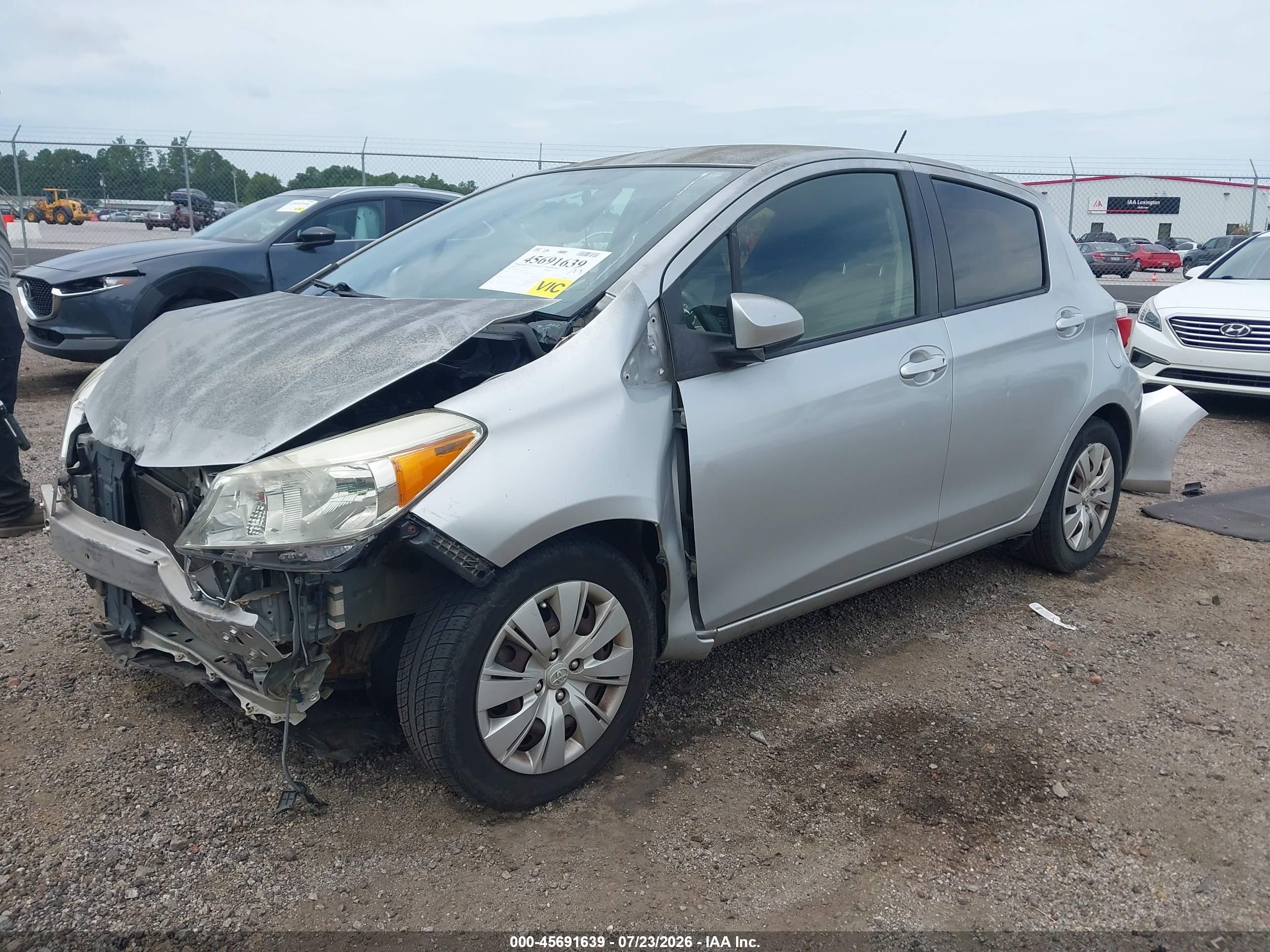 2014 Toyota Yaris Le (tmc/cbu Plant) Silver vin: JTDKTUD31ED577180