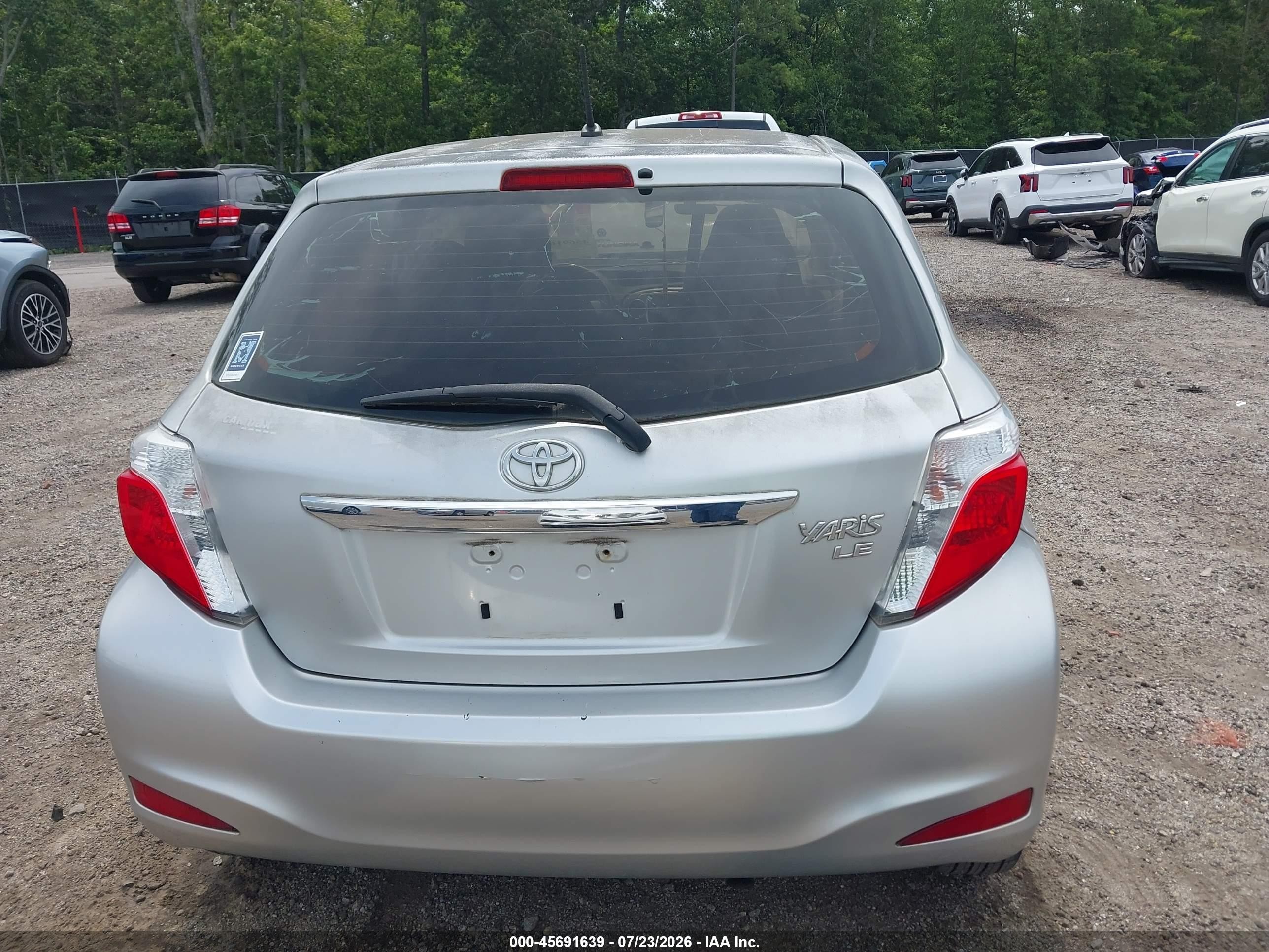 2014 Toyota Yaris Le (tmc/cbu Plant) Silver vin: JTDKTUD31ED577180