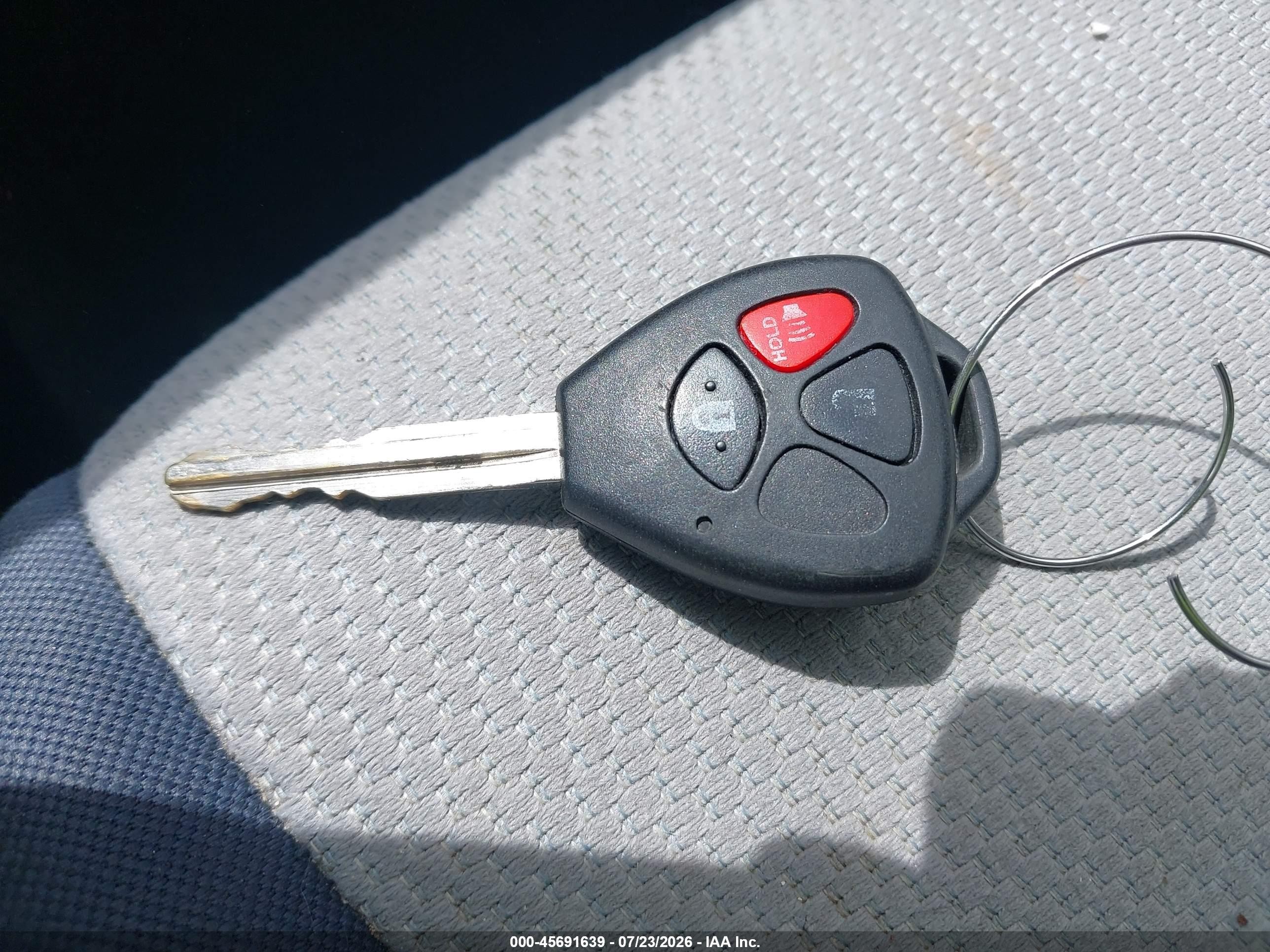 2014 Toyota Yaris Le (tmc/cbu Plant) Silver vin: JTDKTUD31ED577180