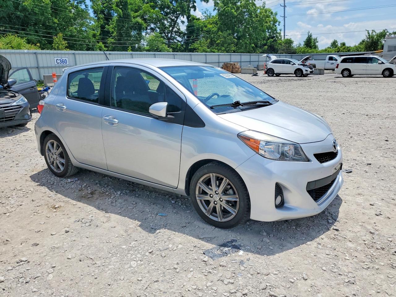 2014 Toyota Yaris 3d Silver vin: JTDKTUD31ED593024
