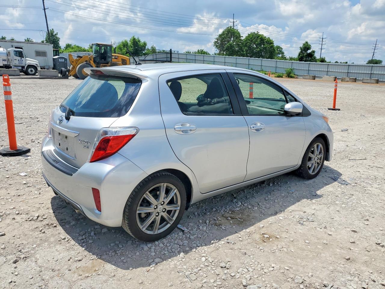 2014 Toyota Yaris 3d Silver vin: JTDKTUD31ED593024