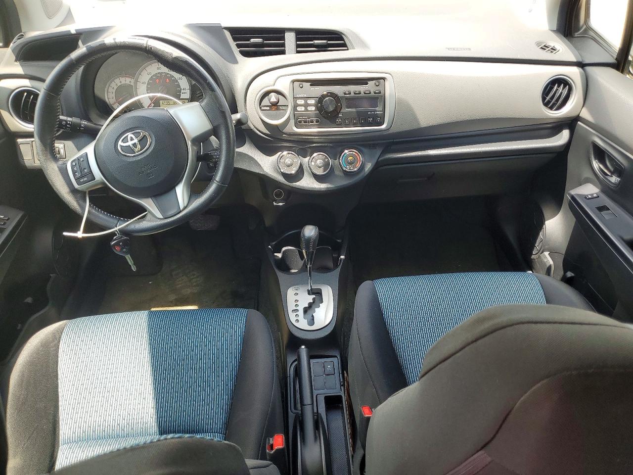 2014 Toyota Yaris 3d Silver vin: JTDKTUD31ED593024