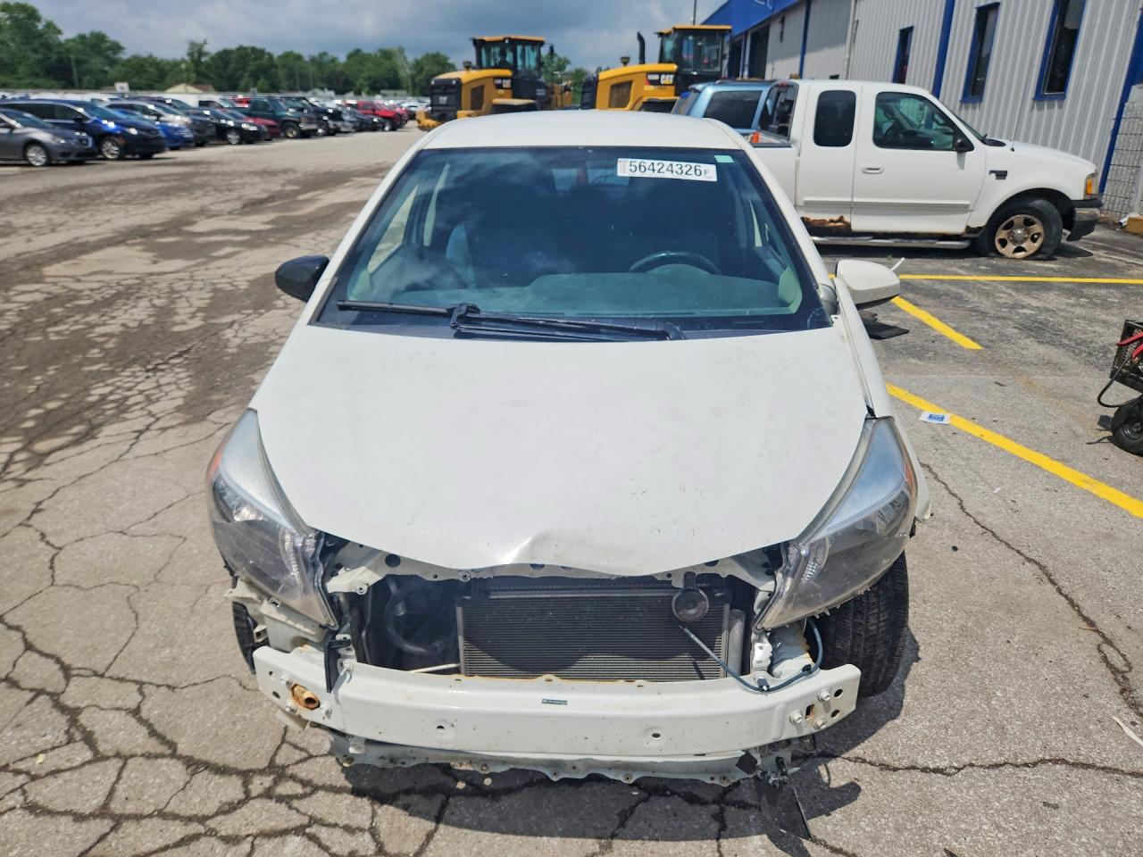 2012 Toyota Yaris 5-door Se White vin: JTDKTUD32CD505725