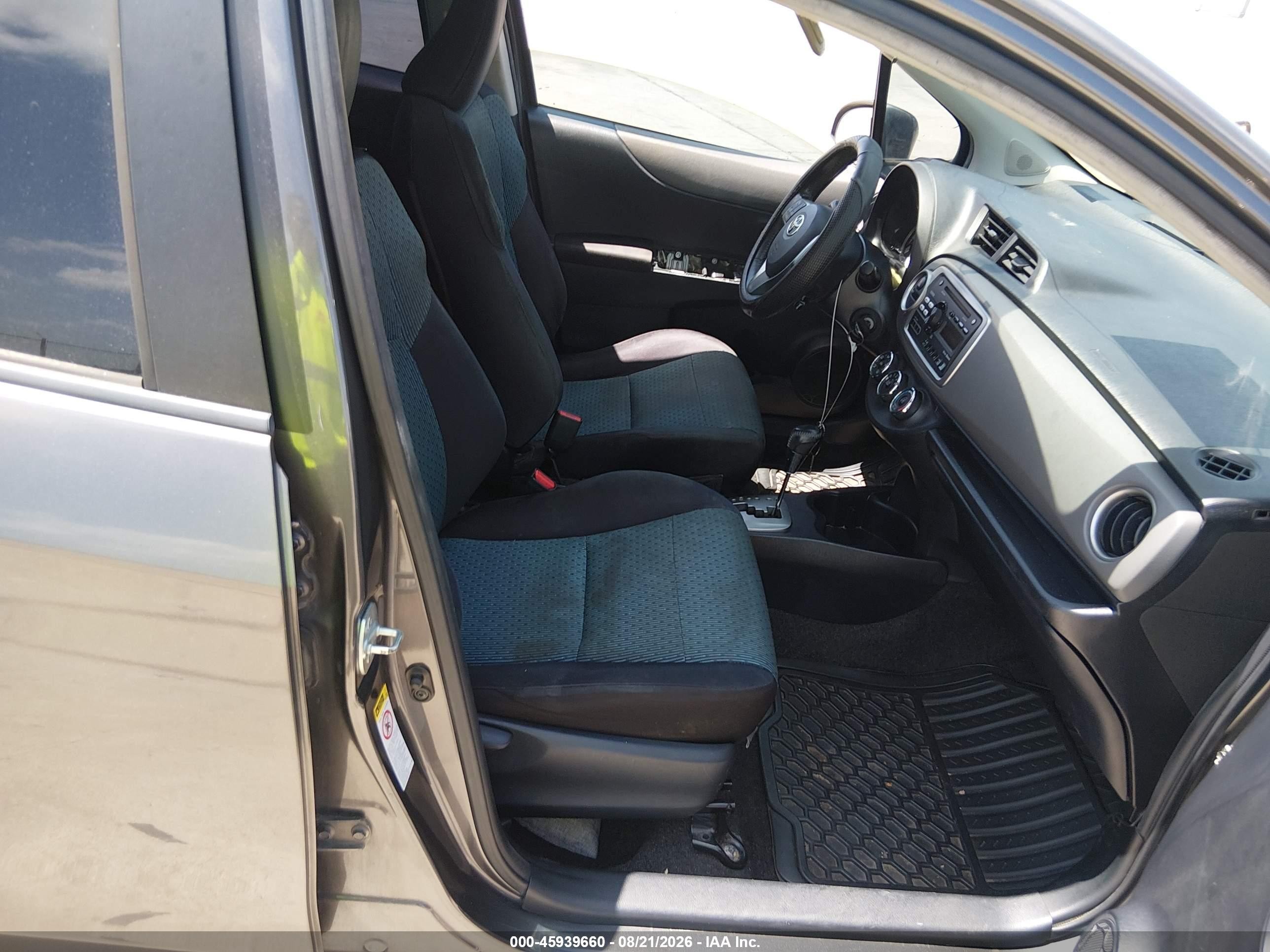 2012 Toyota Yaris Se Gray vin: JTDKTUD32CD510343