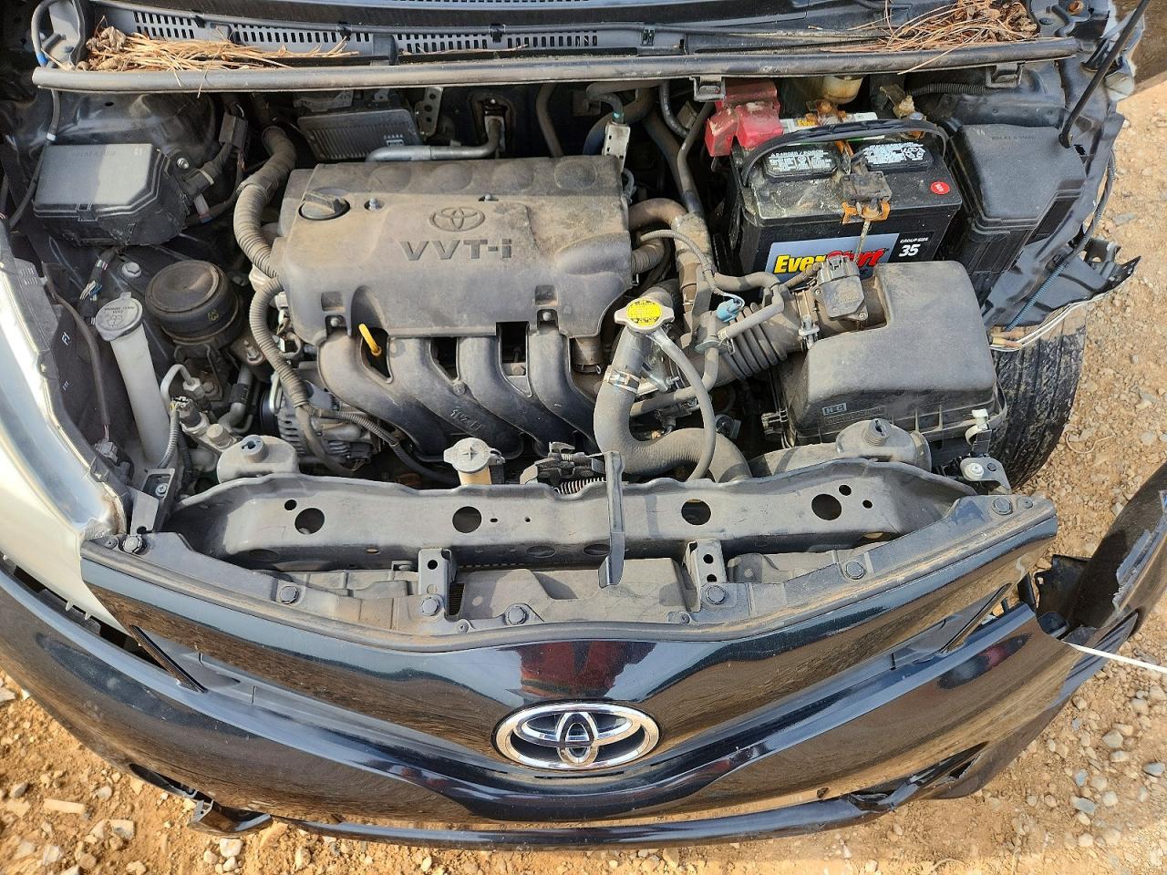 2012 Toyota Yaris 5-door Le Black vin: JTDKTUD32CD514070