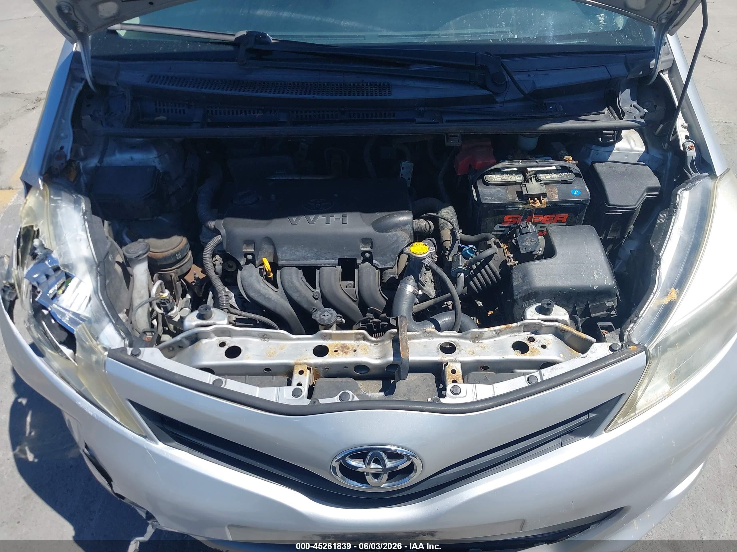 2012 Toyota Yaris Le Gray vin: JTDKTUD32CD526137