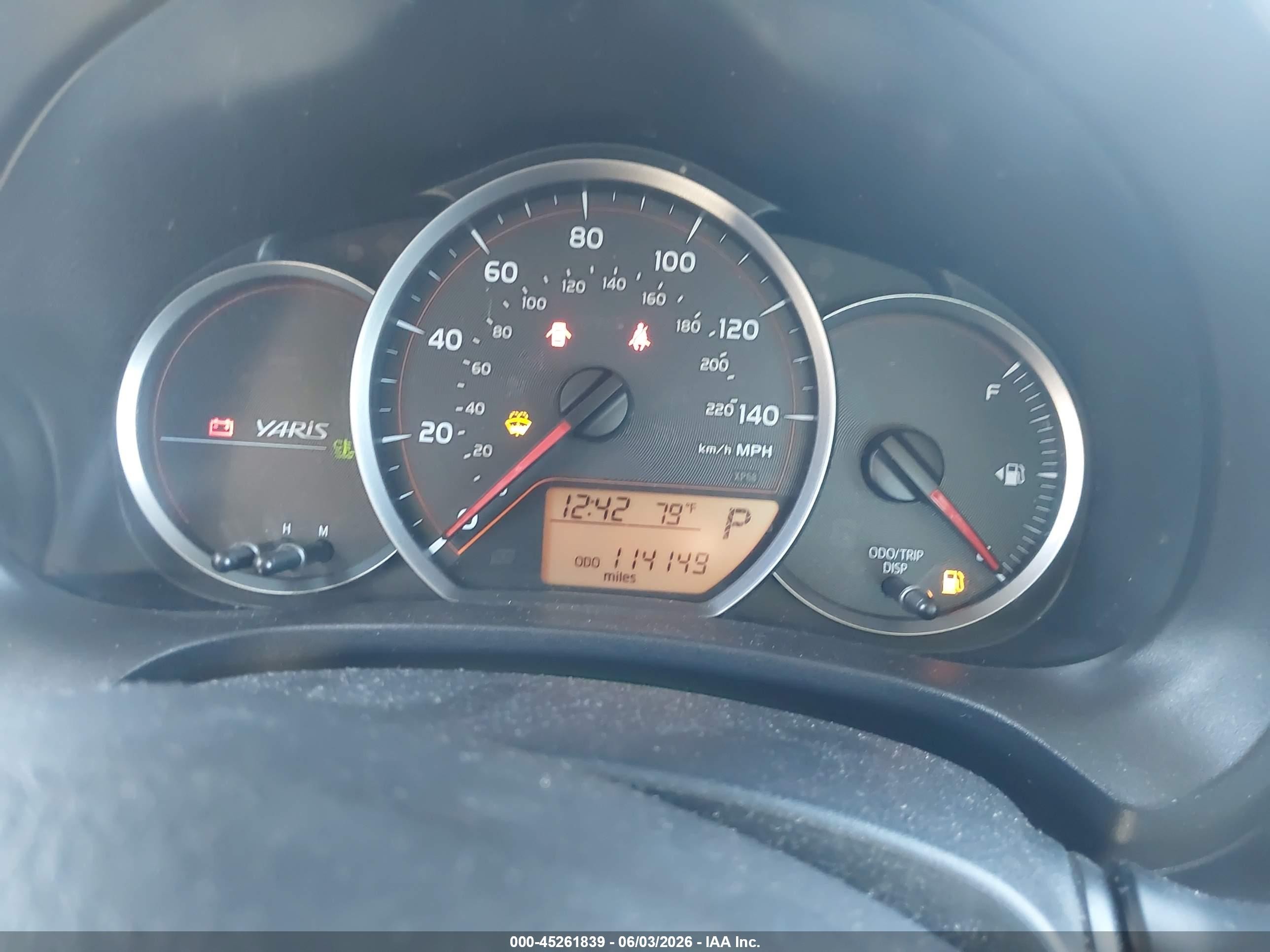 2012 Toyota Yaris Le Gray vin: JTDKTUD32CD526137