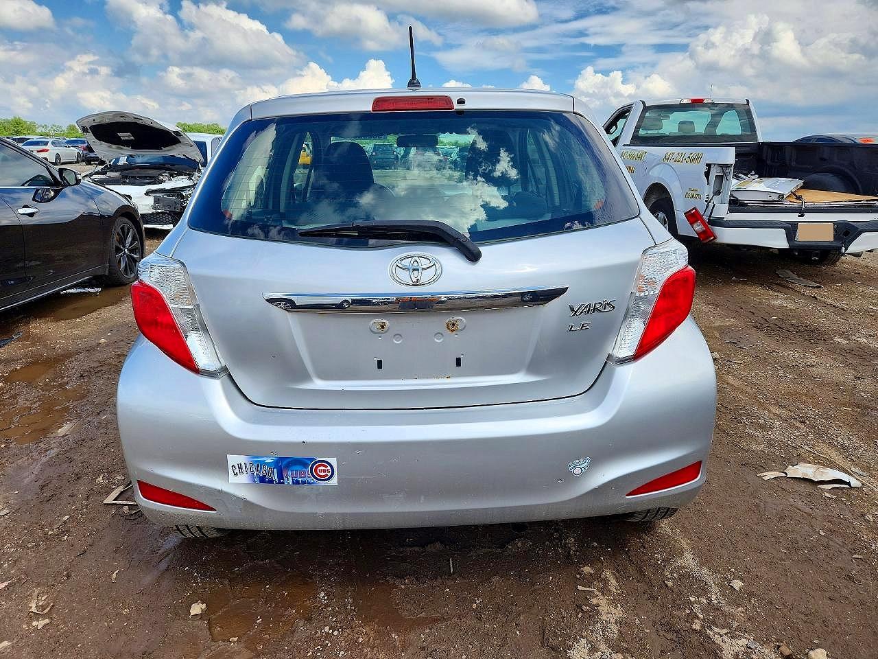 2012 Toyota Yaris 5-door Le Silver vin: JTDKTUD32CD526882