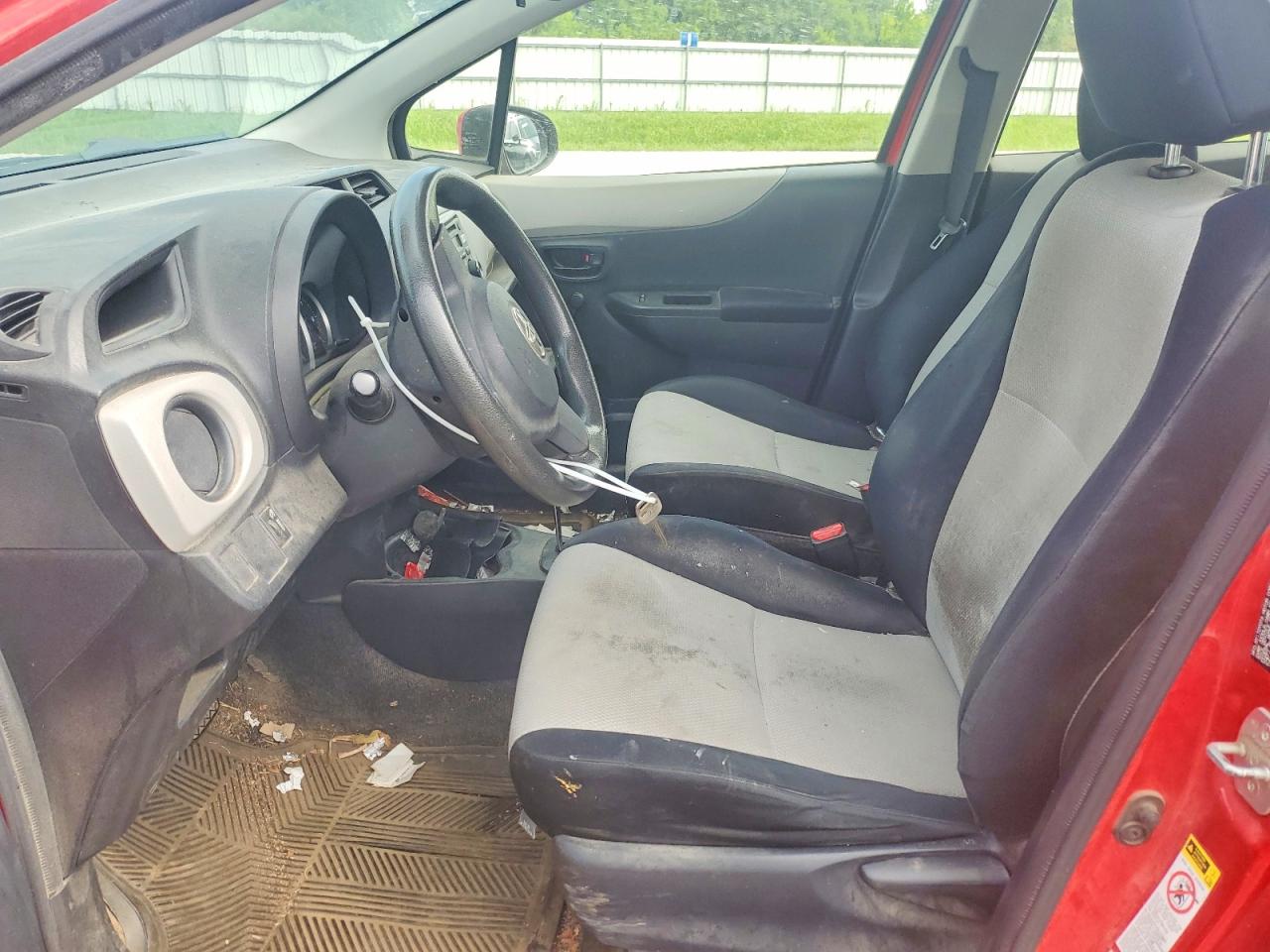2012 Toyota Yaris 5-door L Red vin: JTDKTUD32CD530365