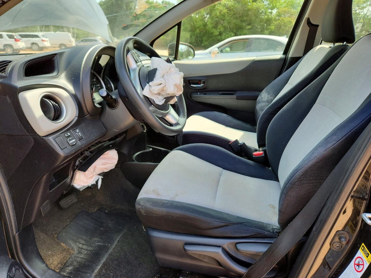 2012 Toyota Yaris 5-door L Black vin: JTDKTUD32CD533802