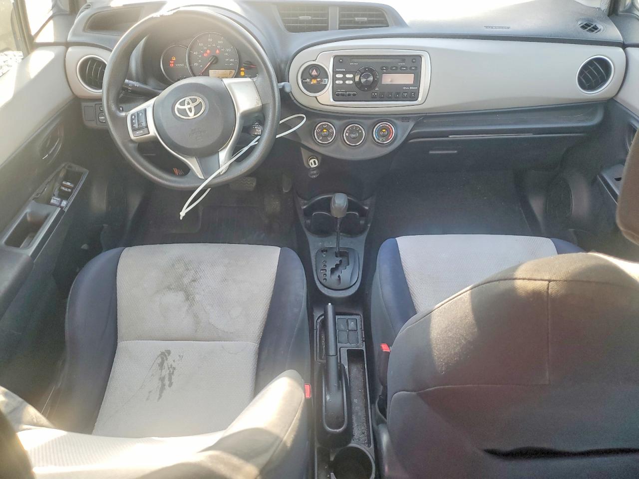 2013 Toyota Yaris 5-door Le Black vin: JTDKTUD32DD549631