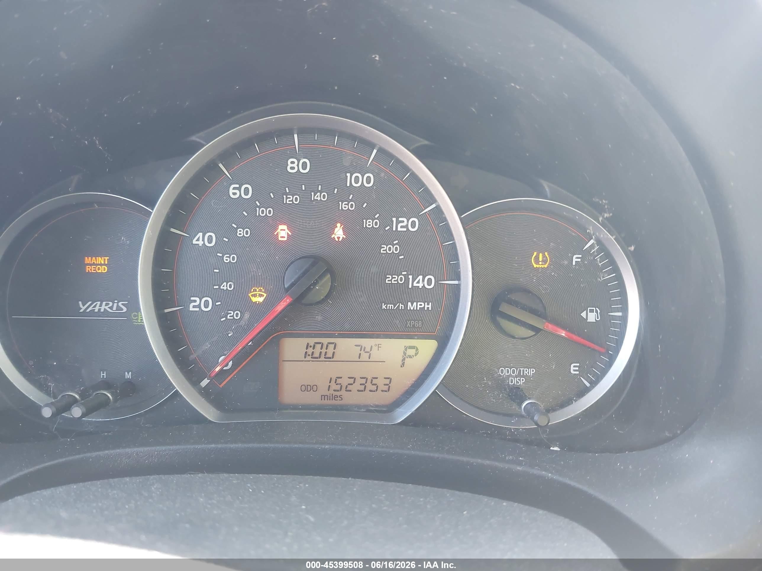 2013 Toyota Yaris Le Gray vin: JTDKTUD32DD553873