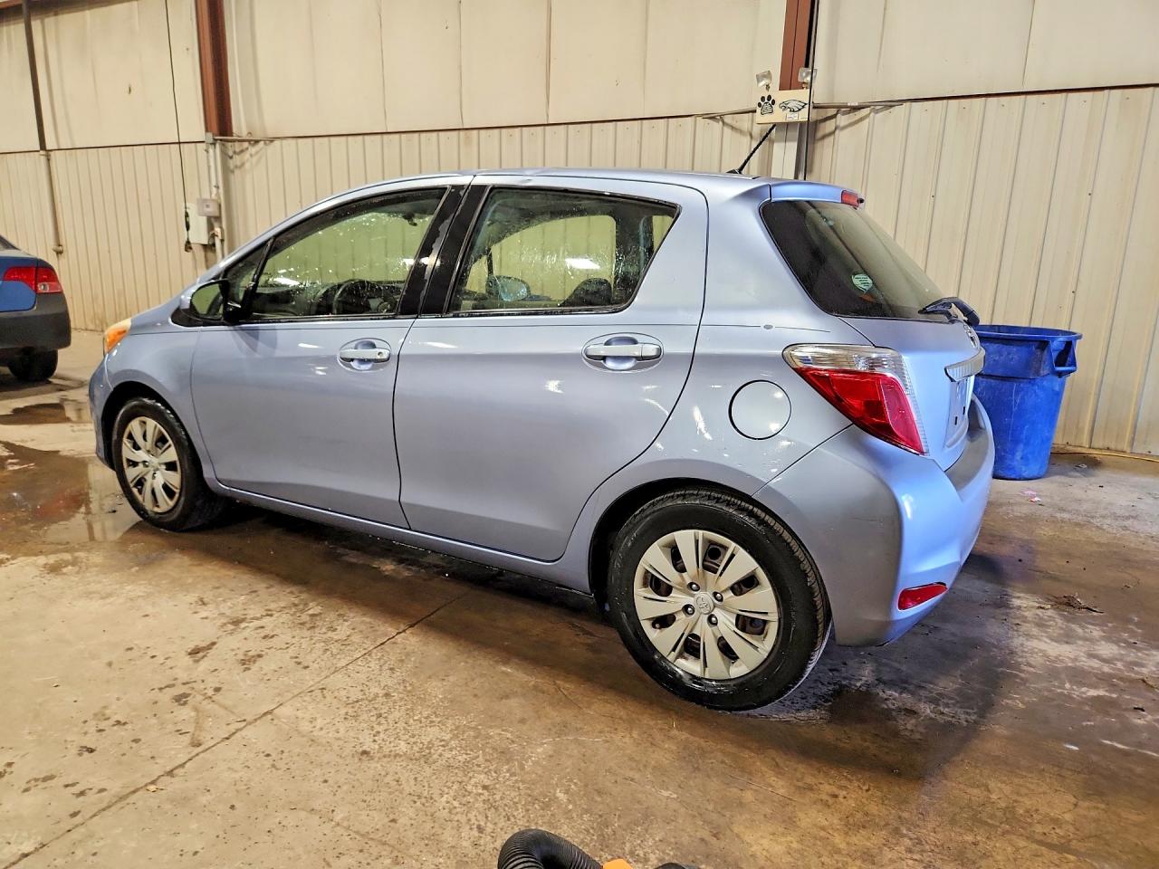 2013 Toyota Yaris 5-door Le Blue vin: JTDKTUD32DD567661
