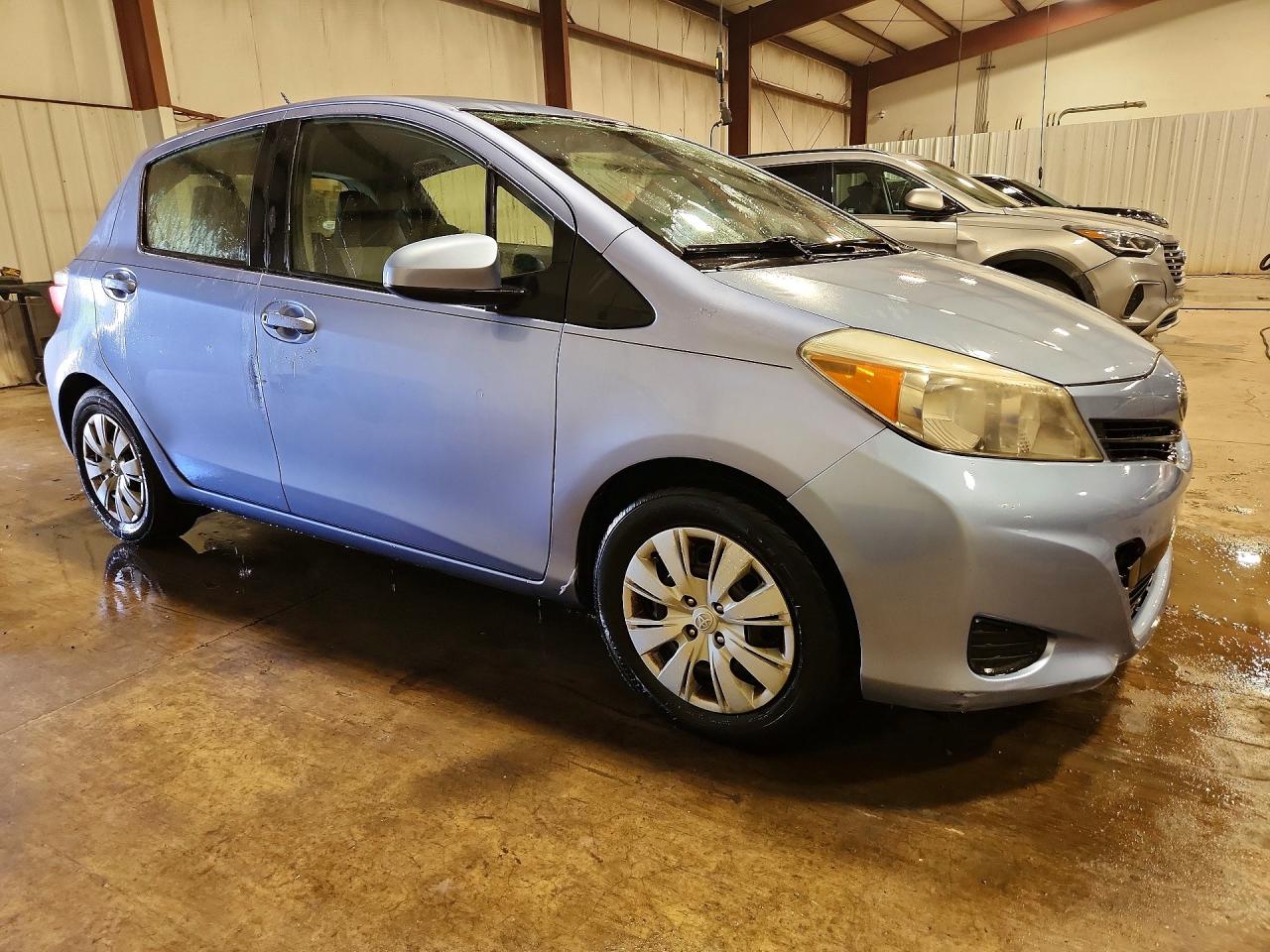 2013 Toyota Yaris 5-door Le Blue vin: JTDKTUD32DD567661