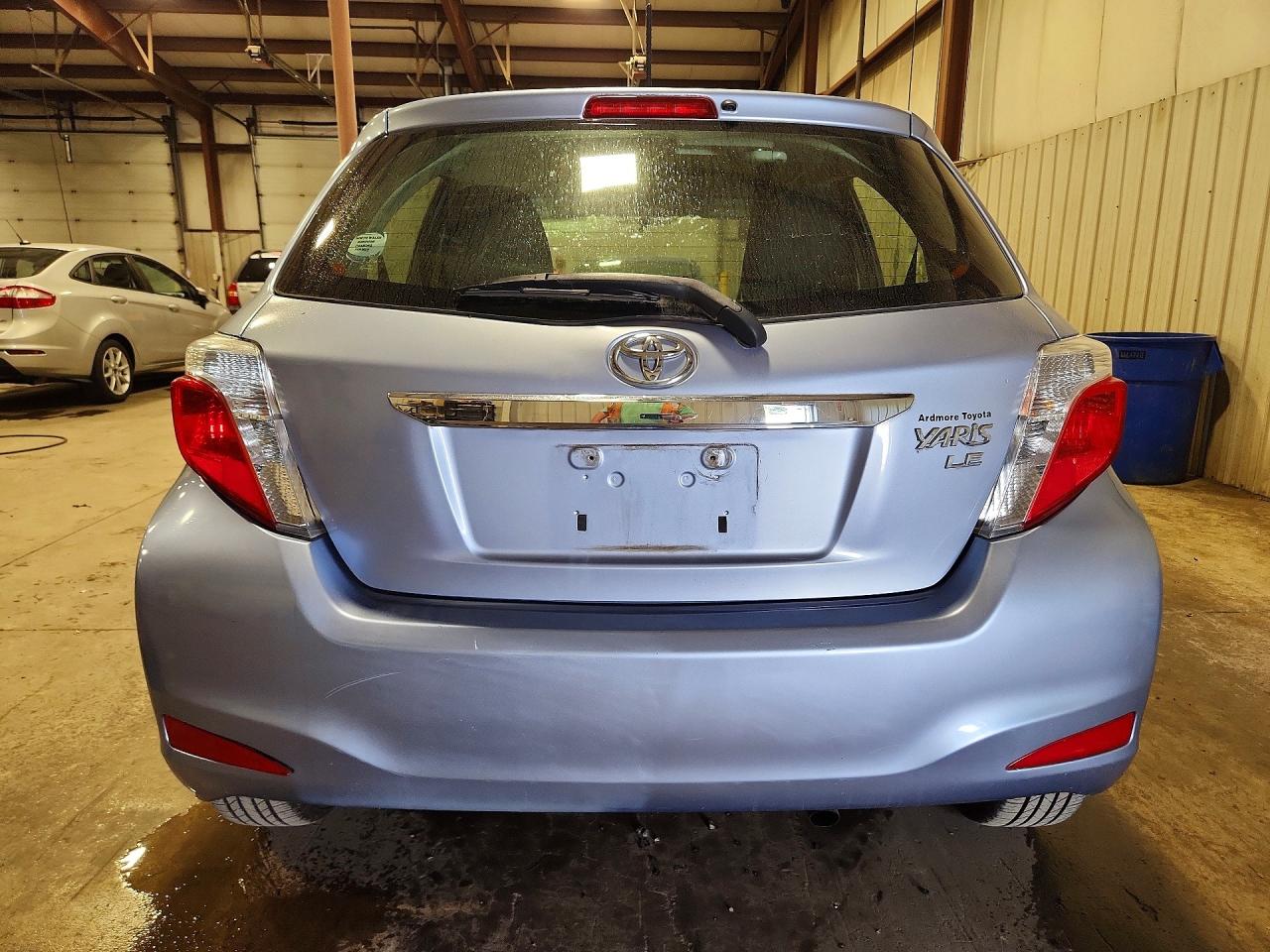 2013 Toyota Yaris 5-door Le Blue vin: JTDKTUD32DD567661