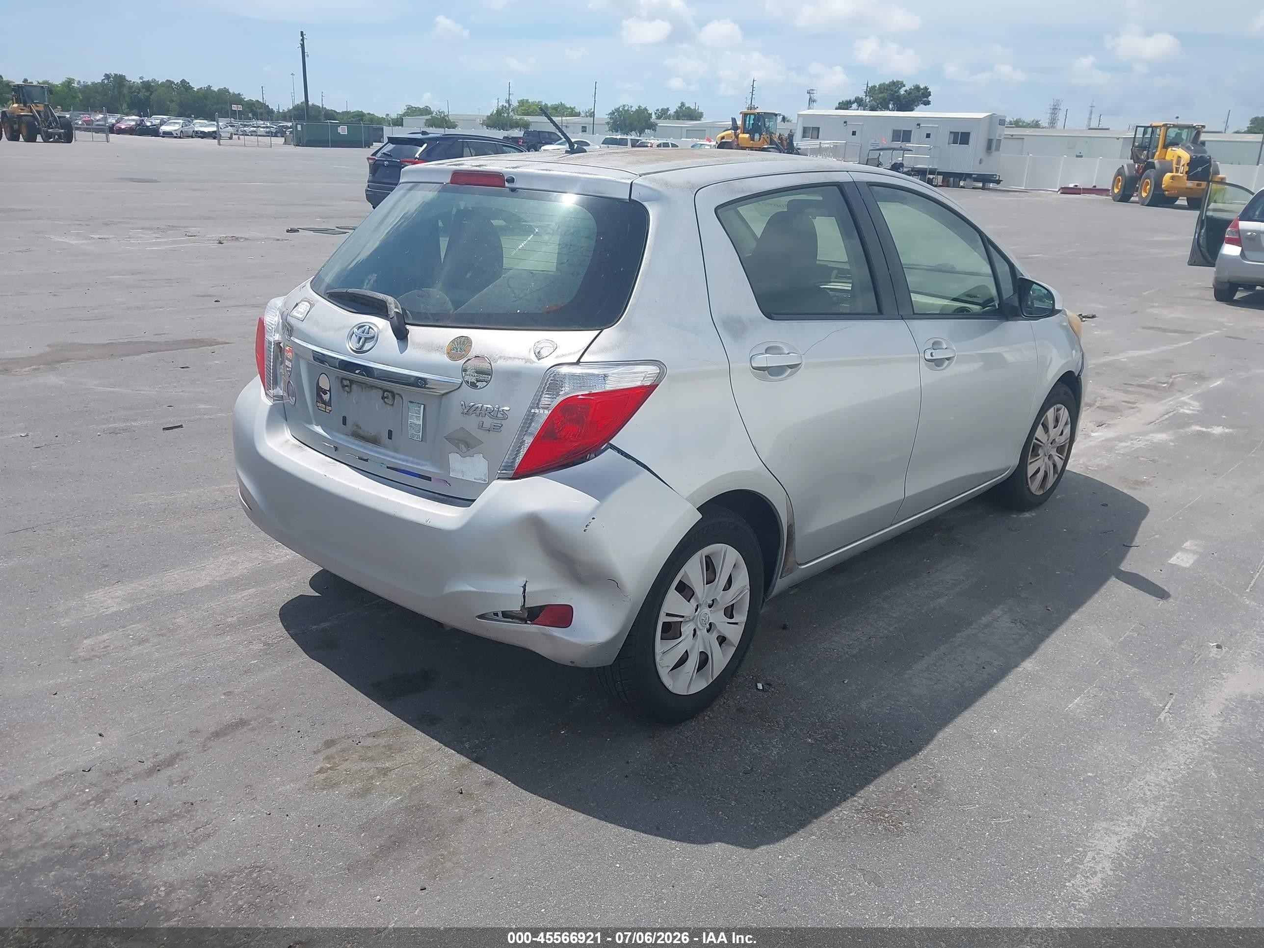 2014 Toyota Yaris Le (tmc/cbu Plant) Silver vin: JTDKTUD32ED579018
