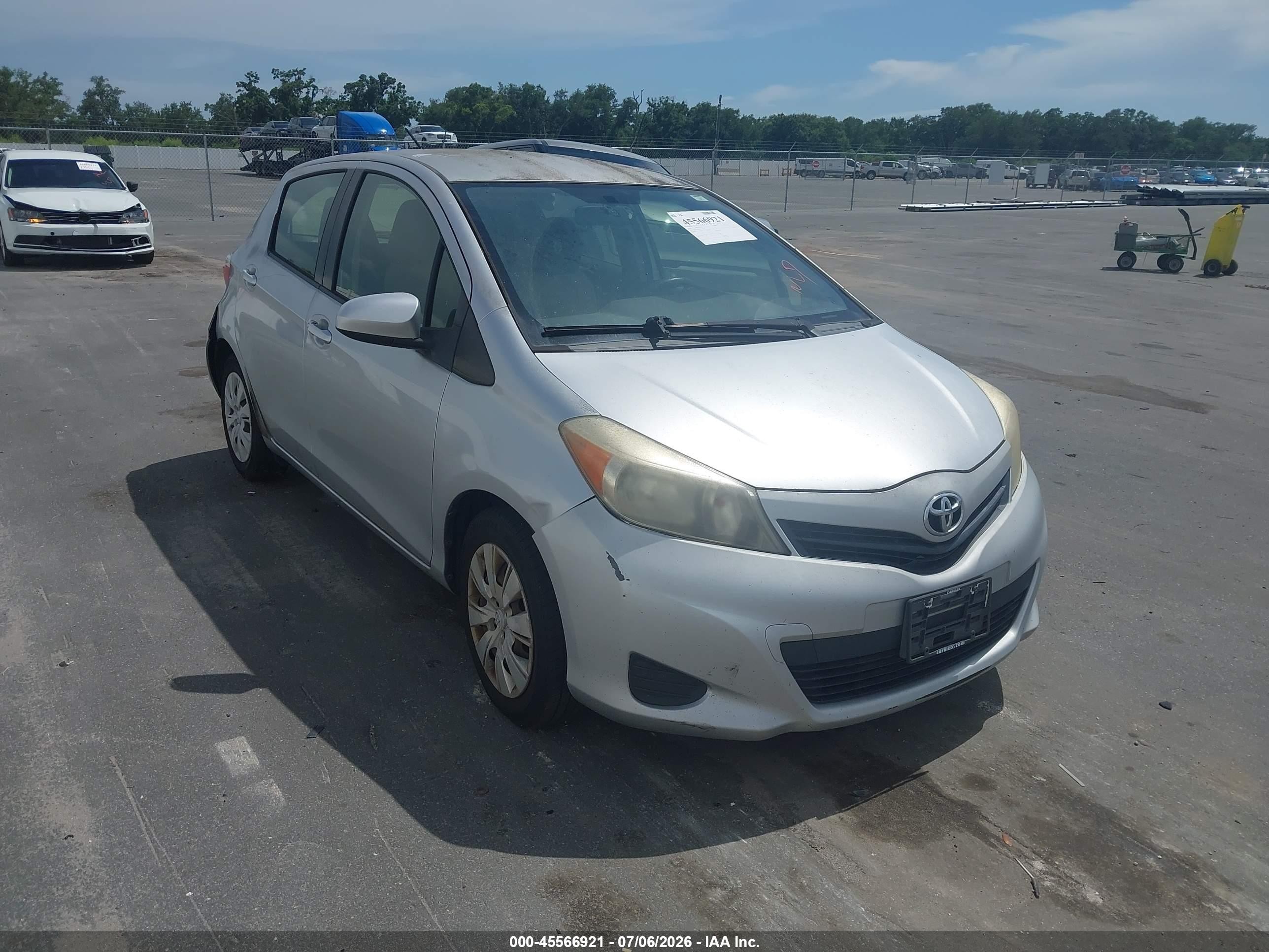2014 Toyota Yaris Le (tmc/cbu Plant) Silver vin: JTDKTUD32ED579018