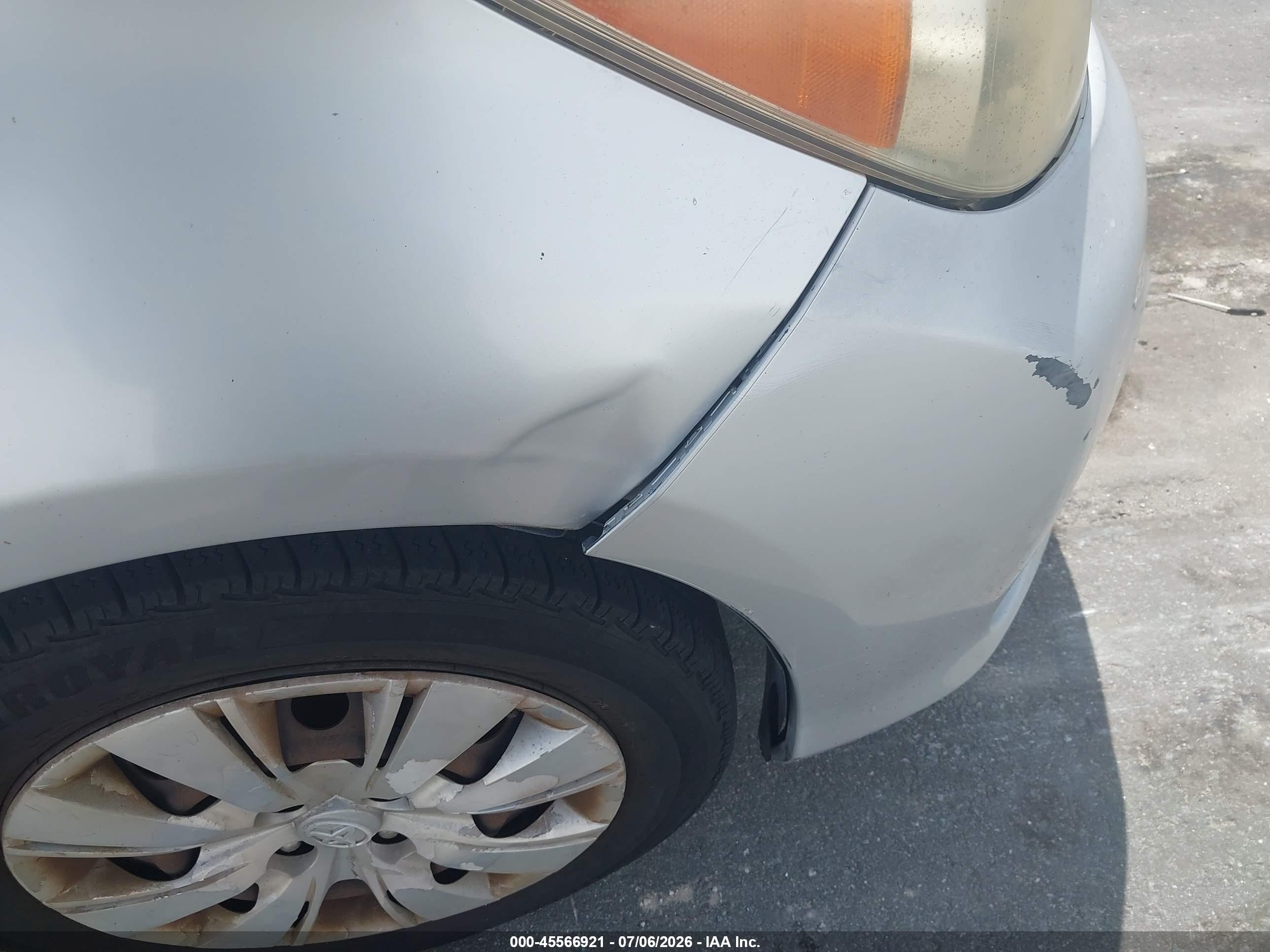 2014 Toyota Yaris Le (tmc/cbu Plant) Silver vin: JTDKTUD32ED579018