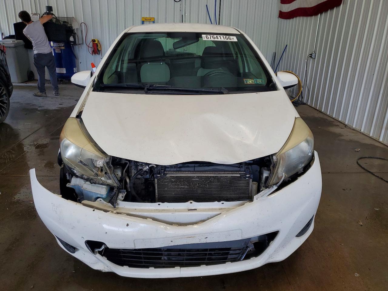 2014 Toyota Yaris 5-door Le Белый vin: JTDKTUD32ED579200