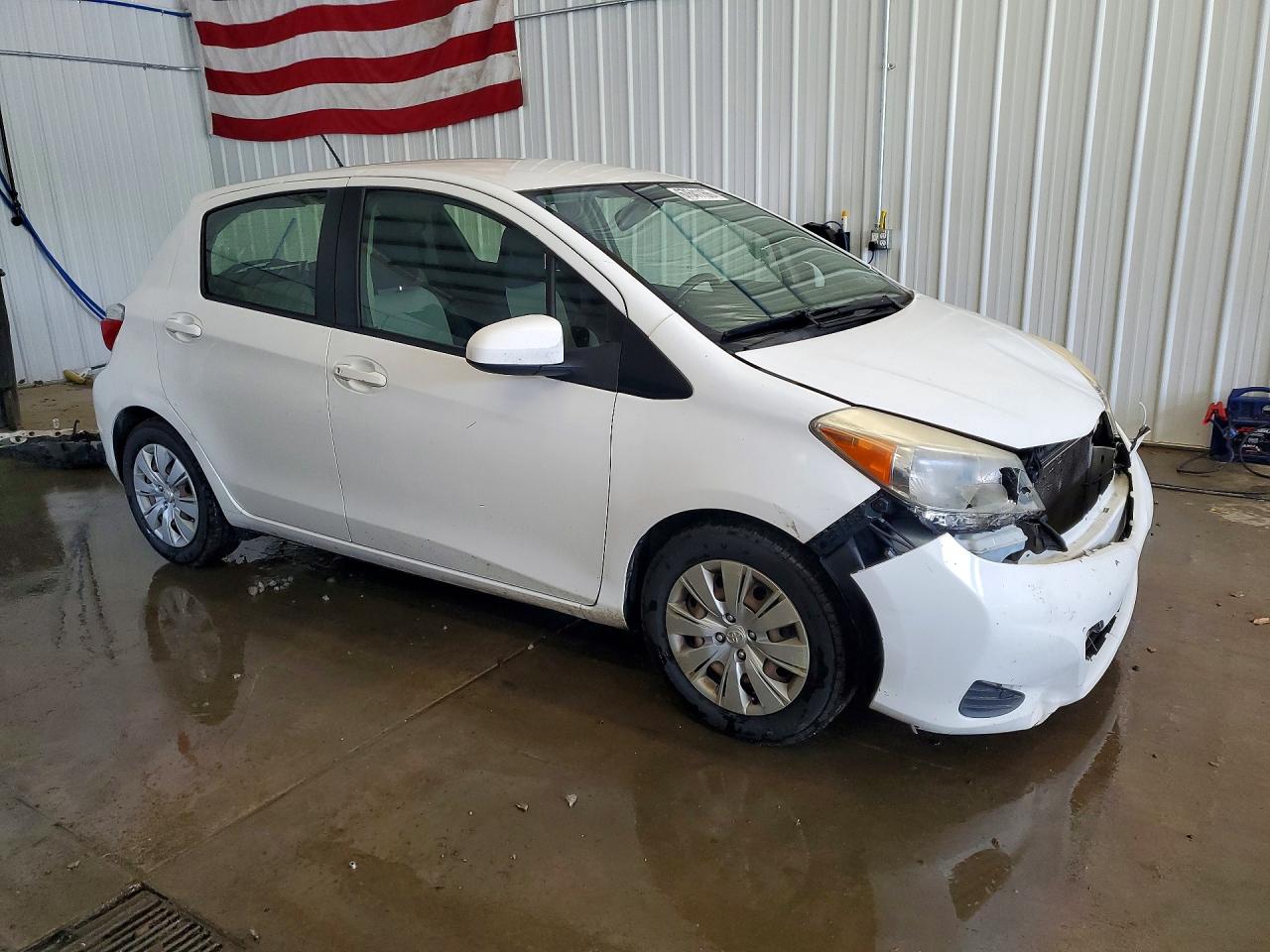 2014 Toyota Yaris 5-door Le Белый vin: JTDKTUD32ED579200