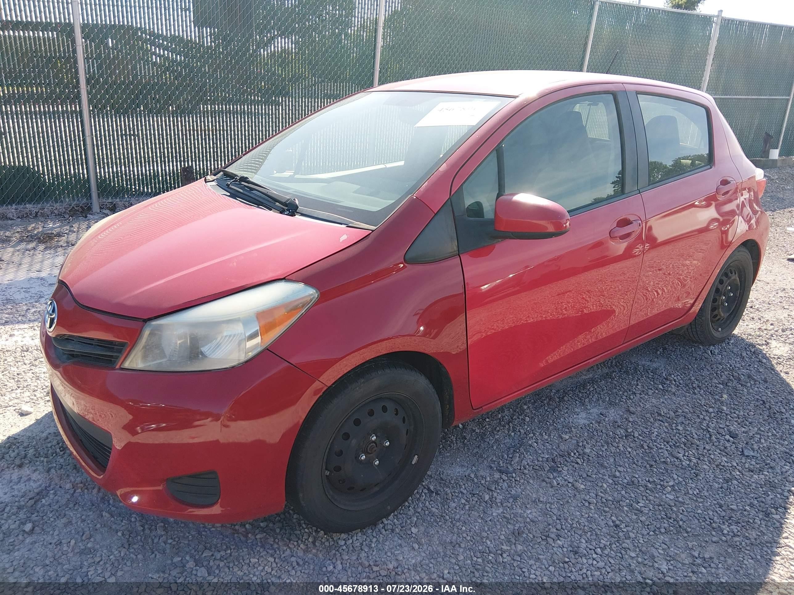 2014 Toyota Yaris Le (tmc/cbu Plant) Red vin: JTDKTUD32ED591556
