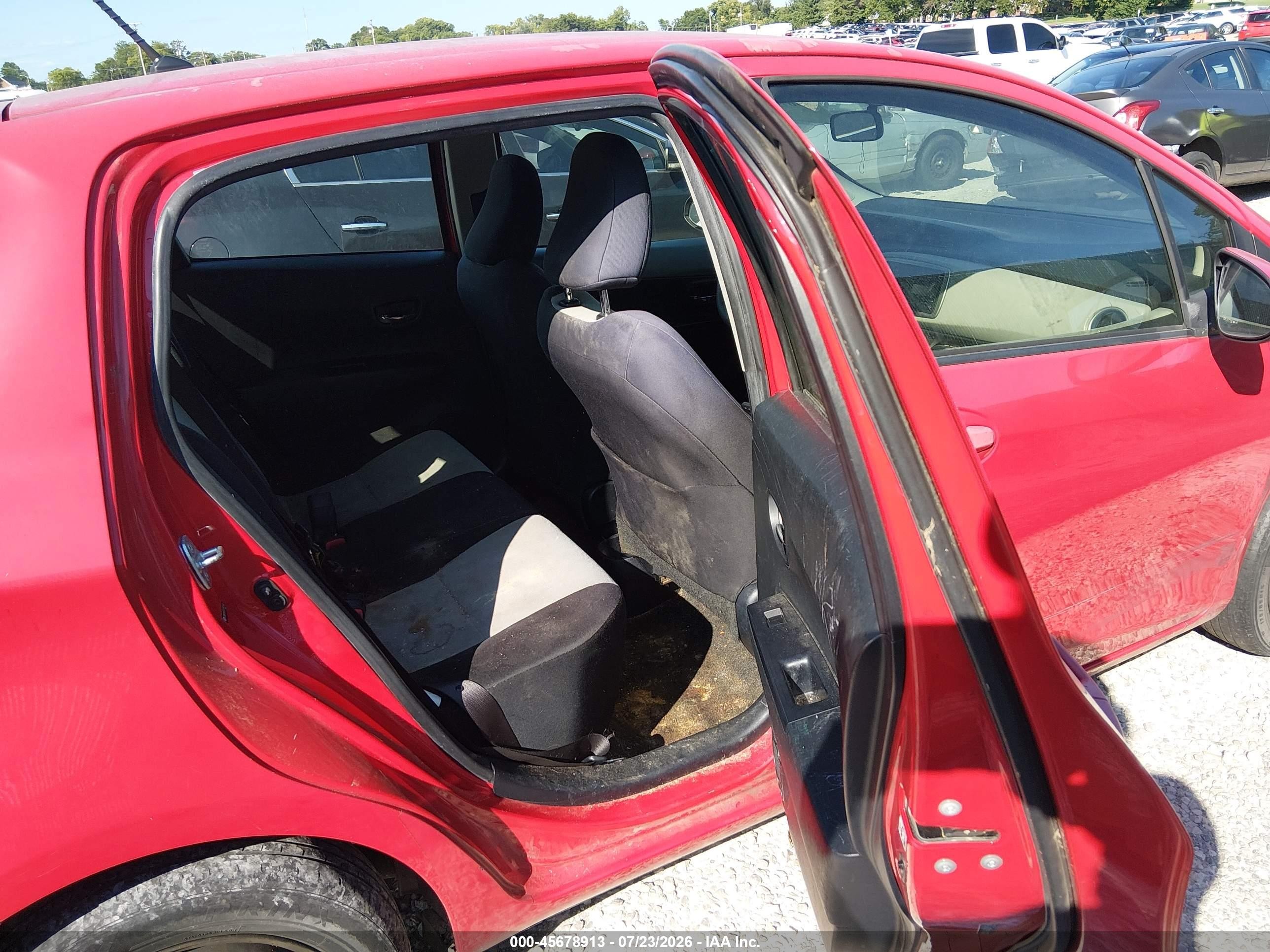 2014 Toyota Yaris Le (tmc/cbu Plant) Red vin: JTDKTUD32ED591556