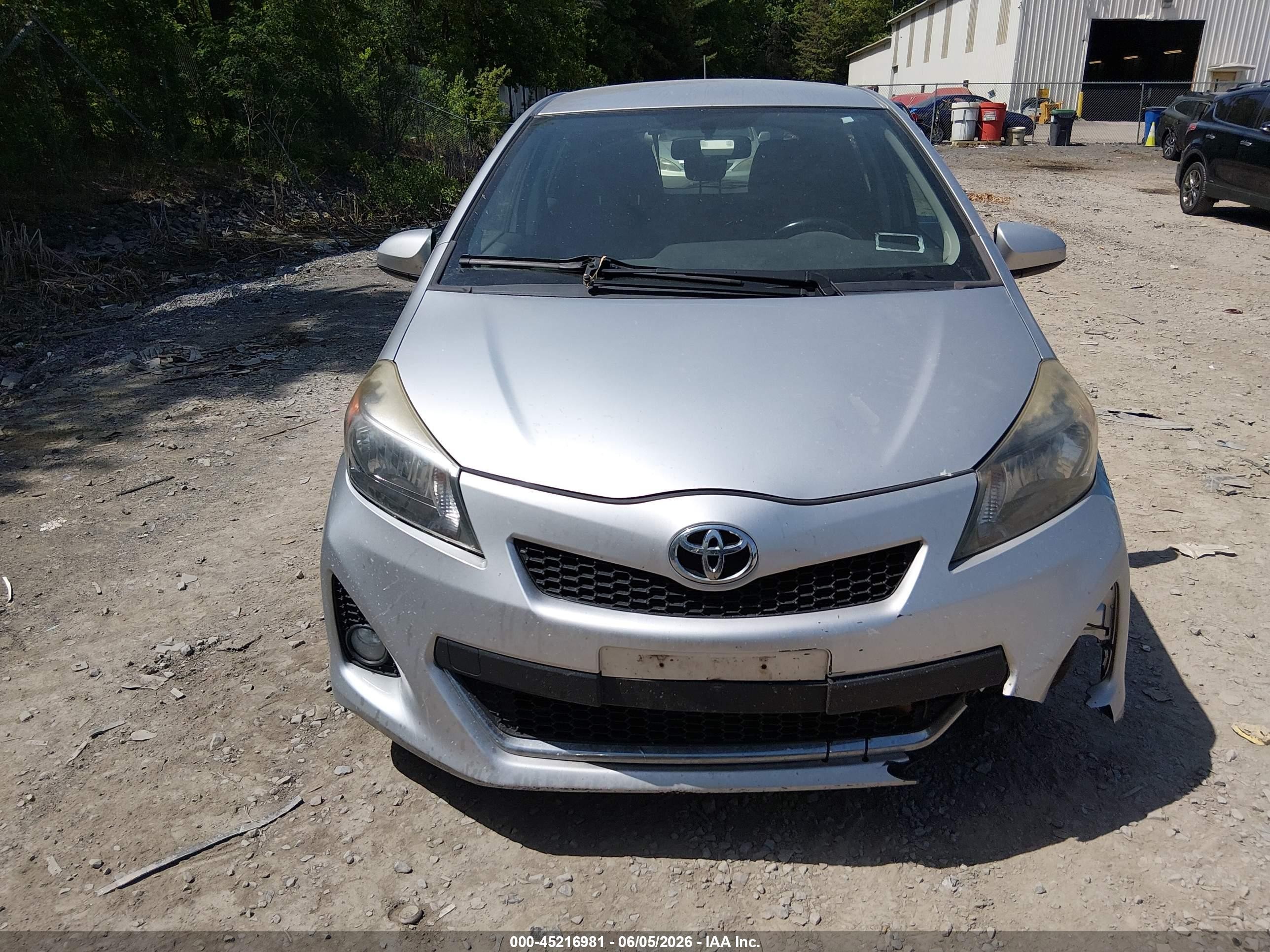 2012 Toyota Yaris Se Silver vin: JTDKTUD33CD503224