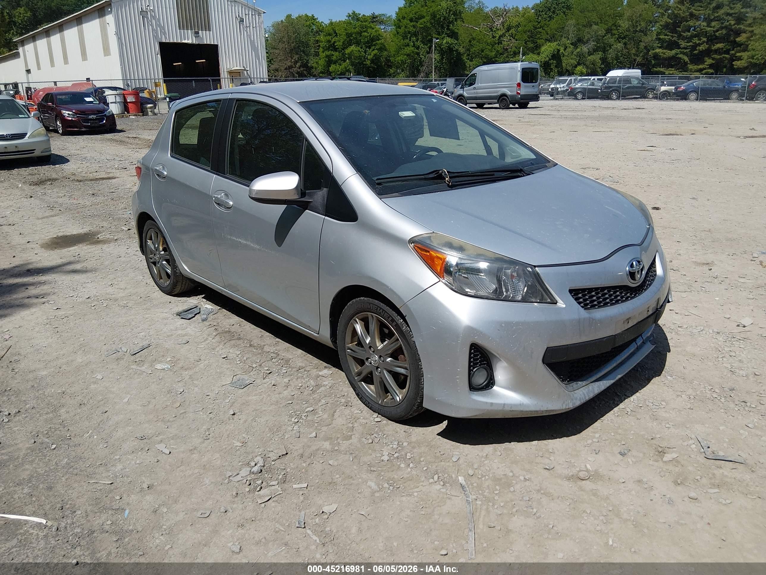 2012 Toyota Yaris Se Silver vin: JTDKTUD33CD503224