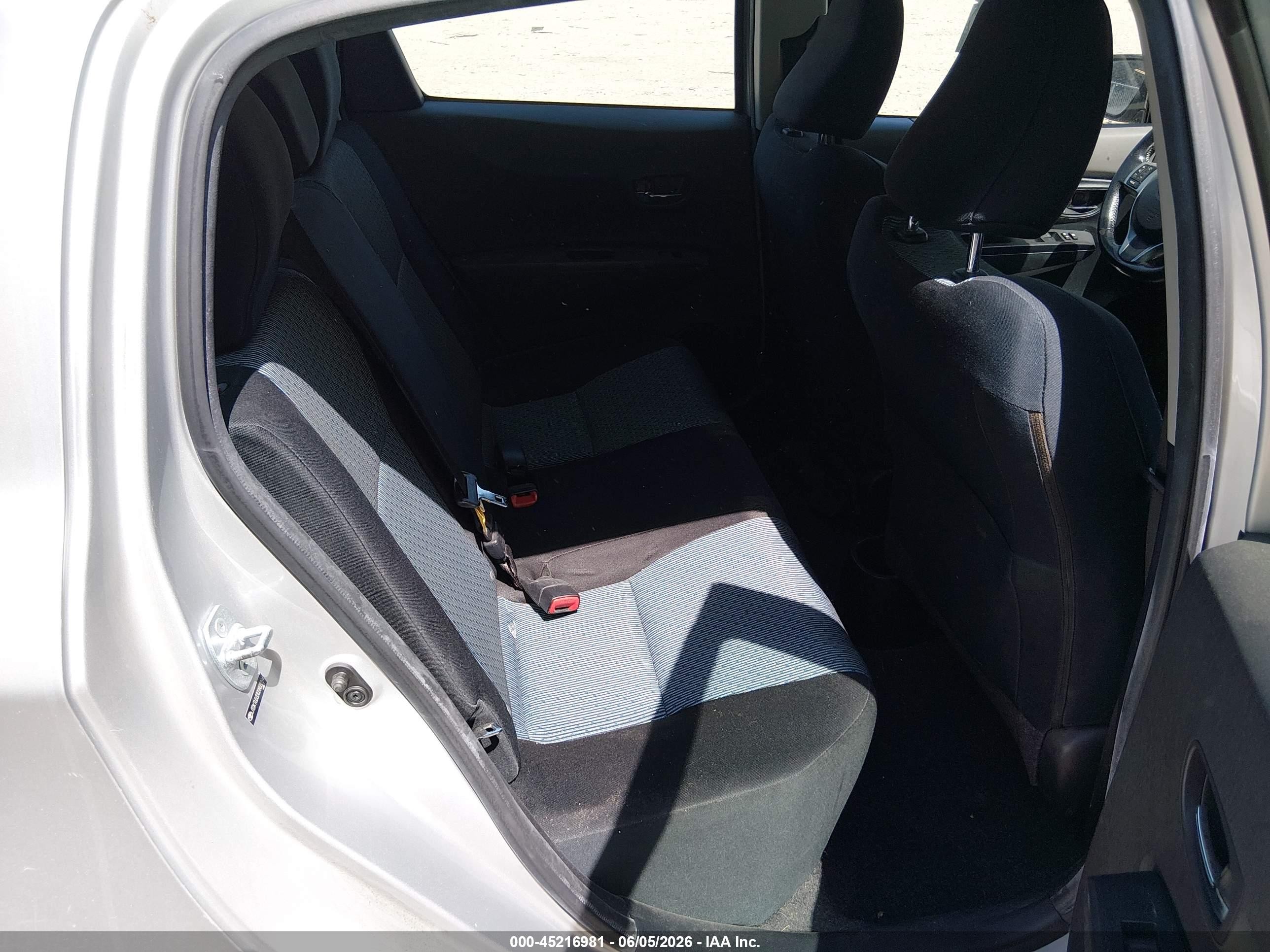 2012 Toyota Yaris Se Silver vin: JTDKTUD33CD503224