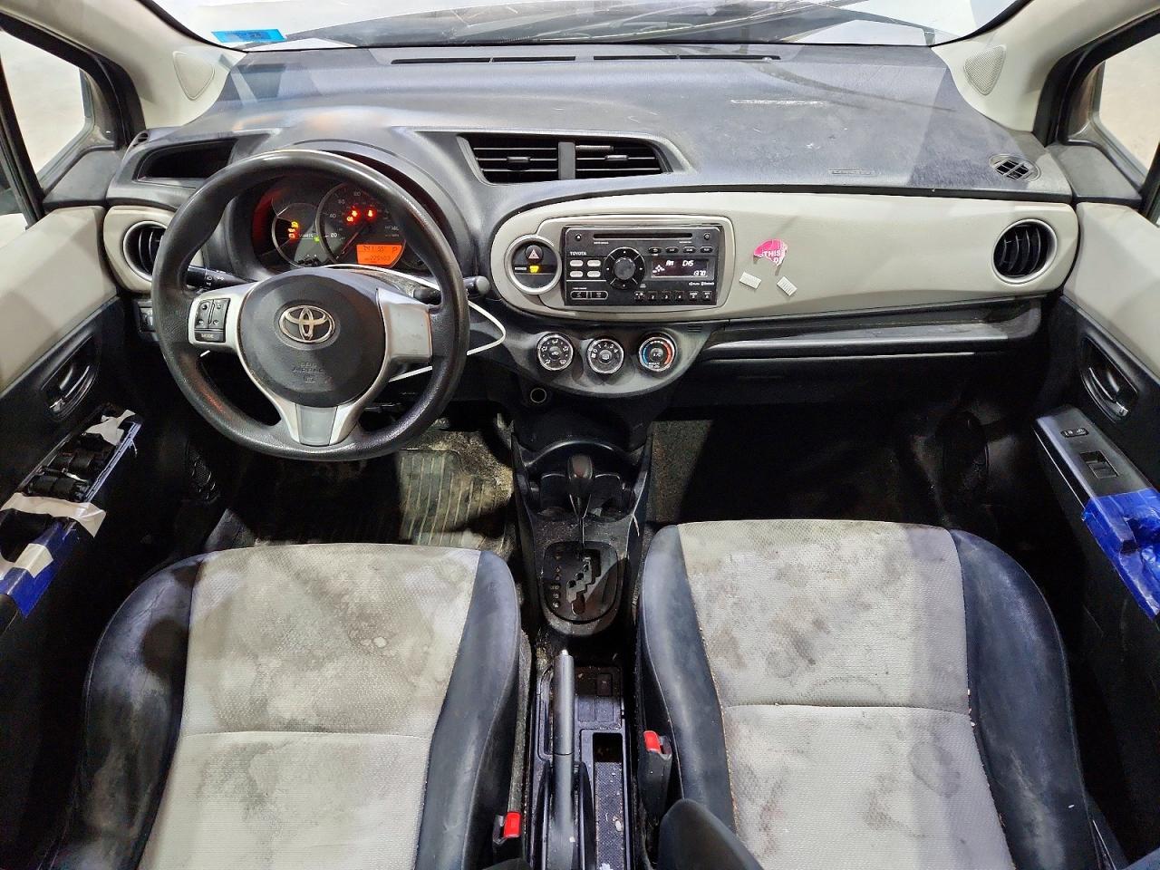 2012 Toyota Yaris 5-door Le Silver vin: JTDKTUD33CD510786