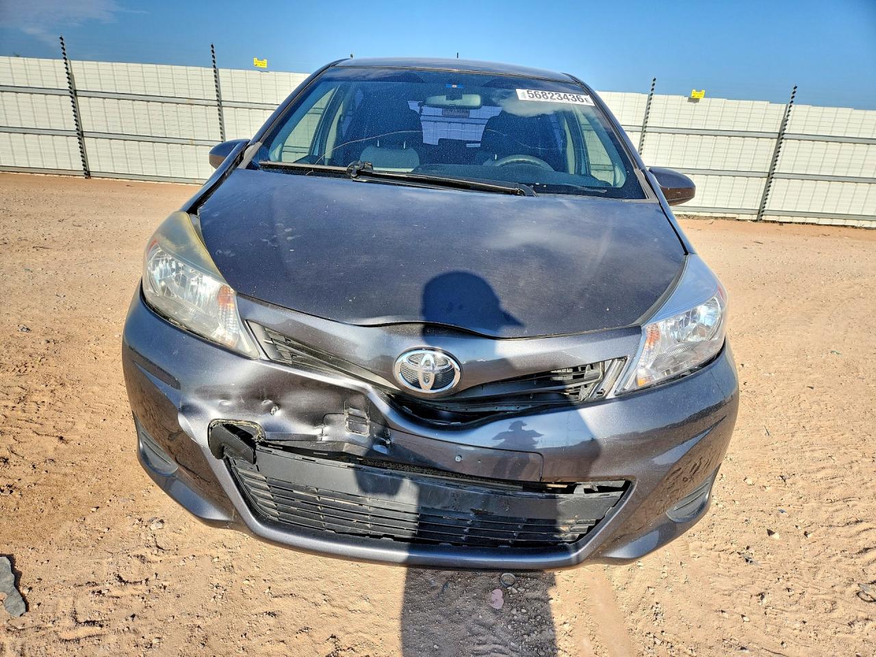 2013 Toyota Yaris 5-door Le Gray vin: JTDKTUD33DD542915