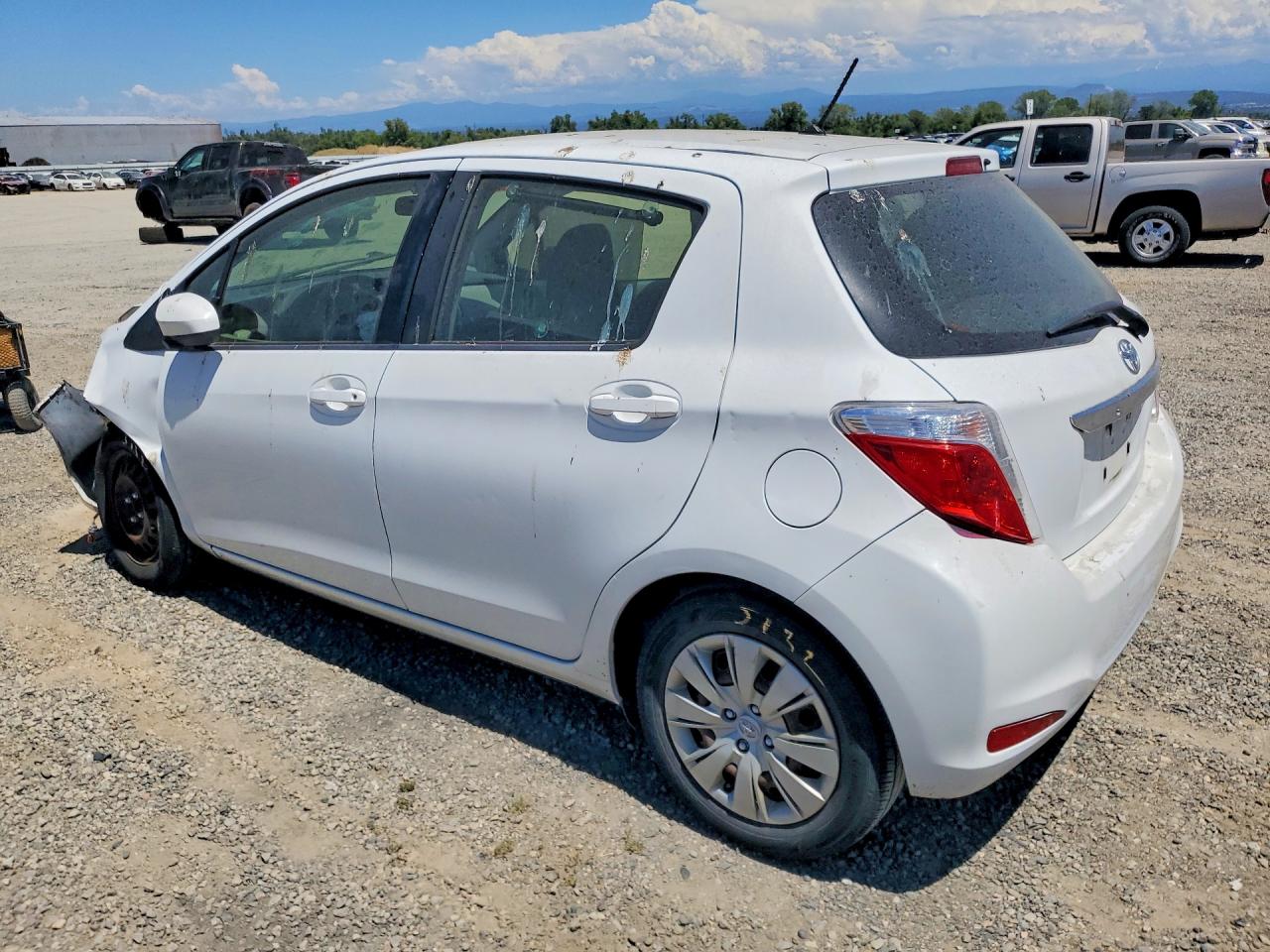 2013 Toyota Yaris 5-door L White vin: JTDKTUD33DD559956