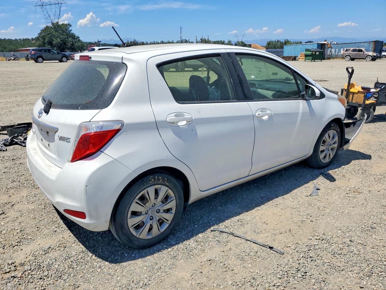 2013 Toyota Yaris 5-door L White vin: JTDKTUD33DD559956