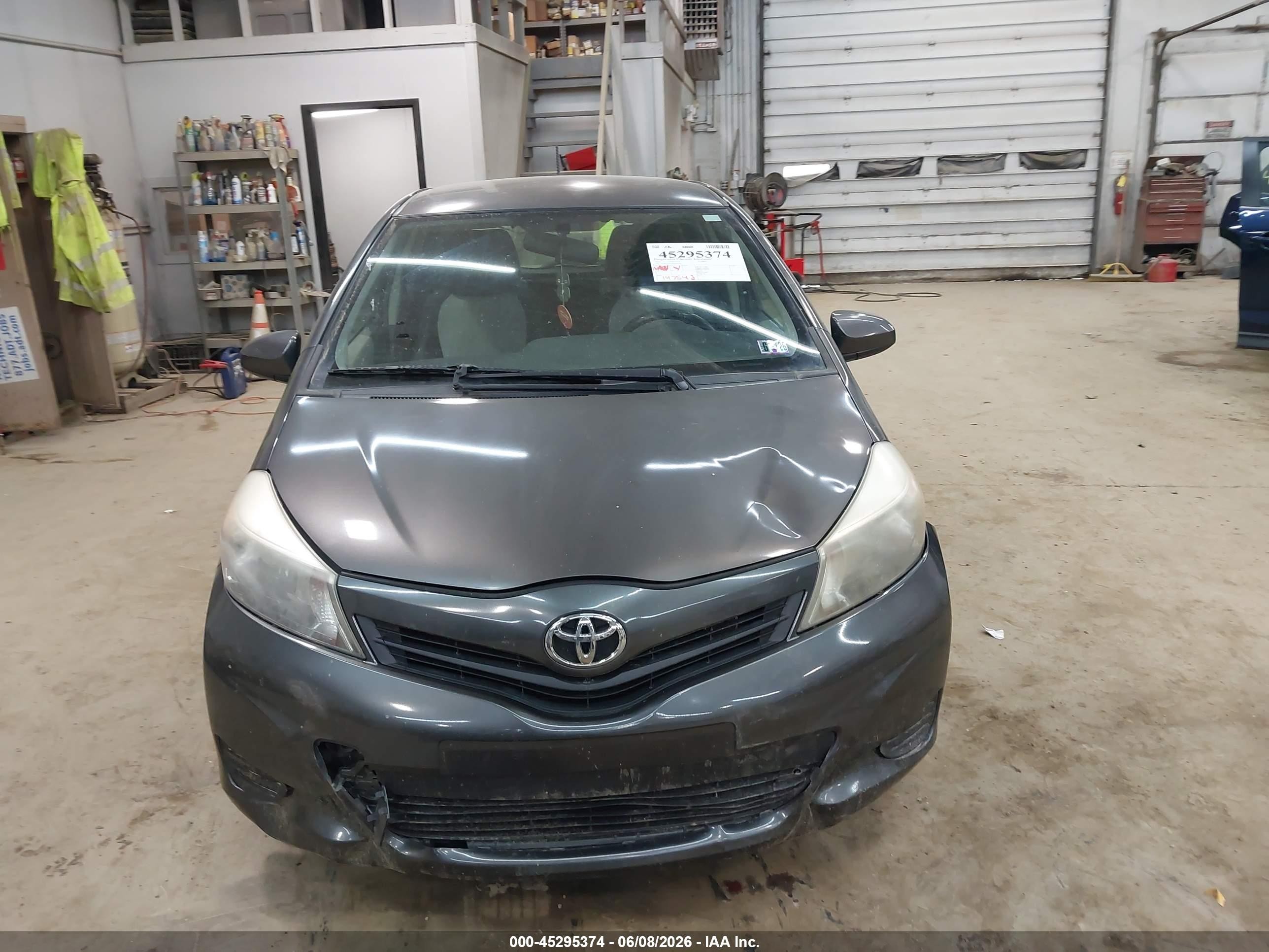 2013 Toyota Yaris Le Gray vin: JTDKTUD33DD565305