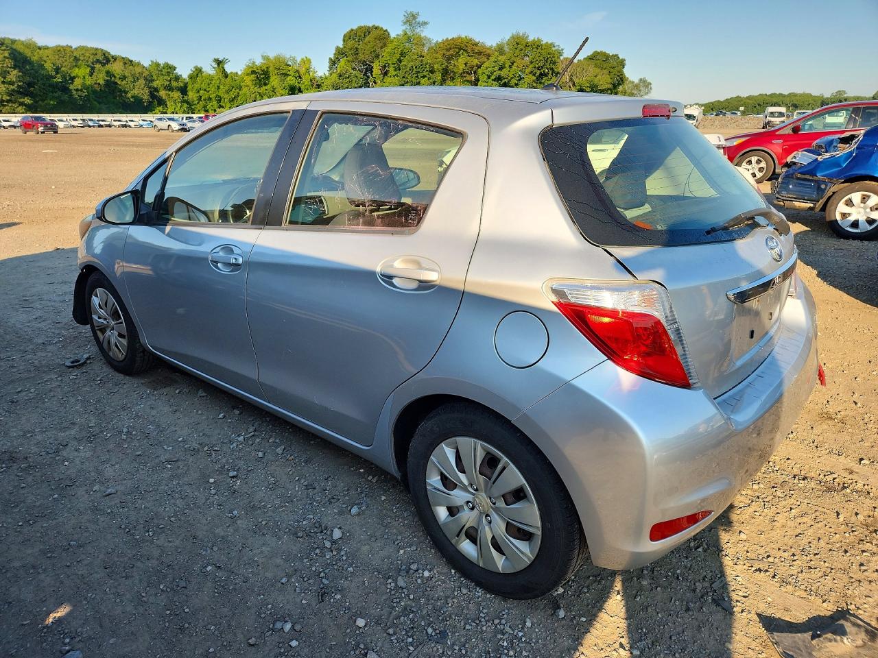 2014 Toyota Yaris 5-door Le Silver vin: JTDKTUD33ED575768