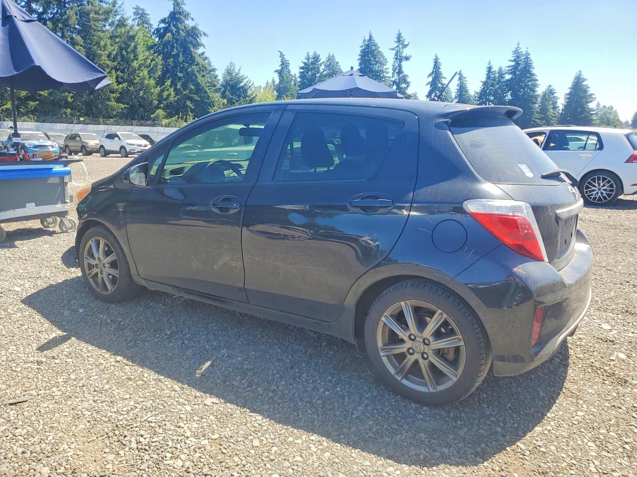 2014 Toyota Yaris 5-door Se Black vin: JTDKTUD33ED592909
