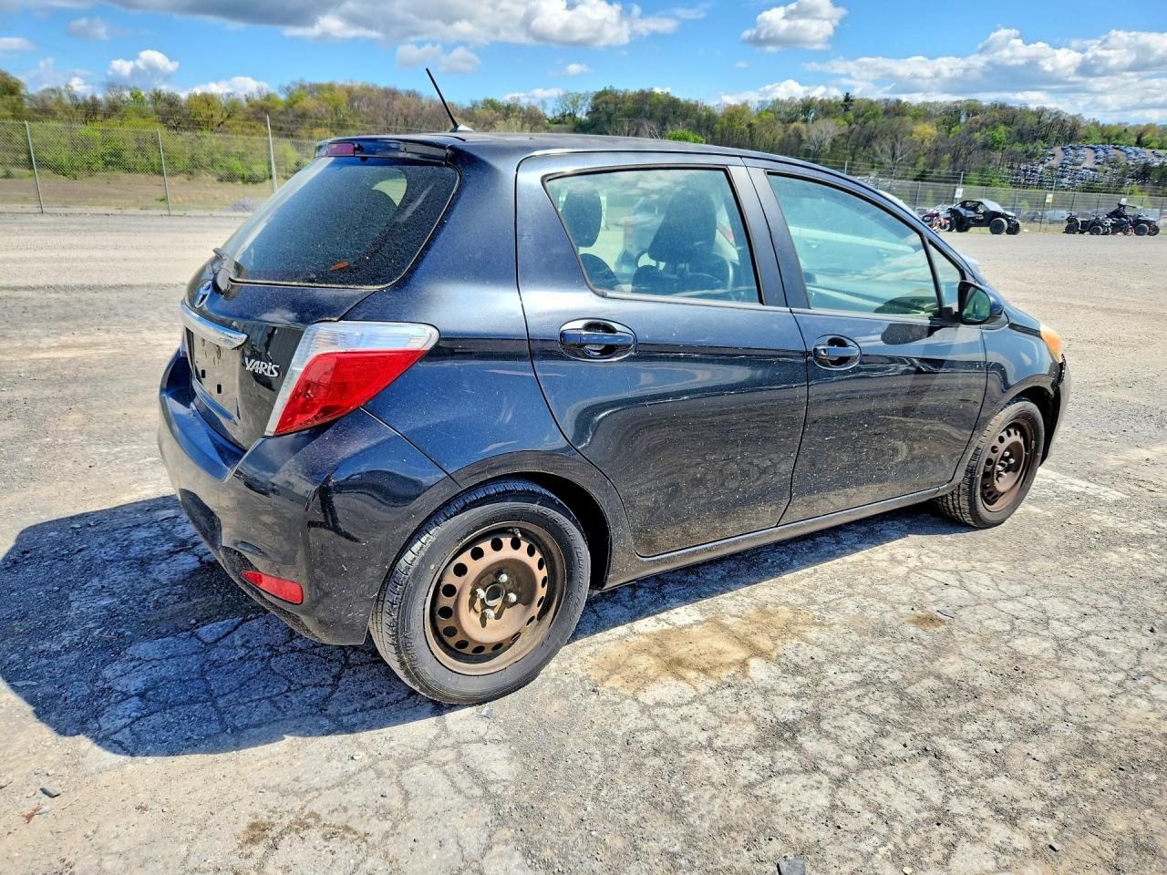 2012 Toyota Yaris 5-door L Black vin: JTDKTUD34CD501370
