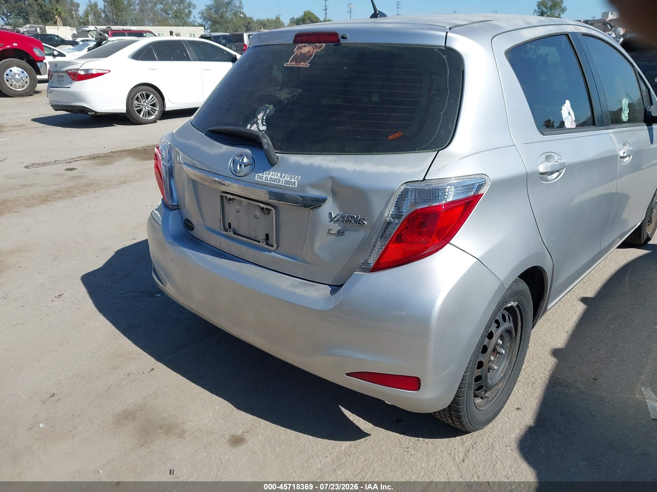 2012 Toyota Yaris Le Silver vin: JTDKTUD34CD521909