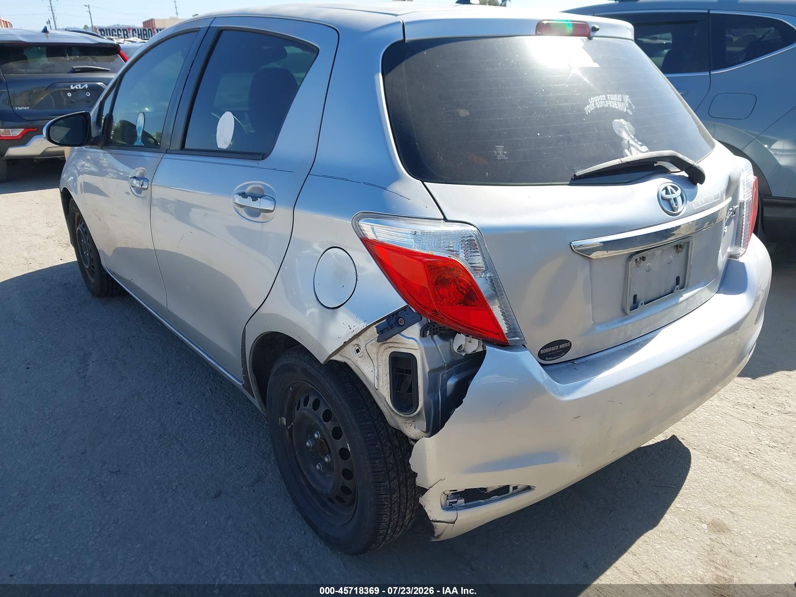 2012 Toyota Yaris Le Silver vin: JTDKTUD34CD521909