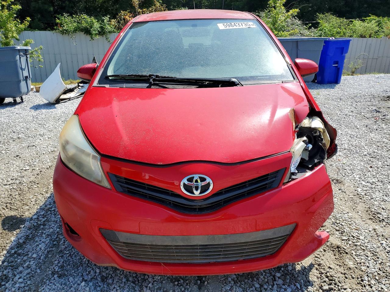 2012 Toyota Yaris 5-door Le Red vin: JTDKTUD34CD537544