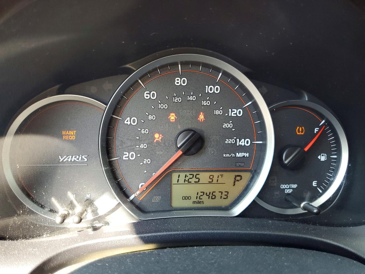2012 Toyota Yaris 5-door Le Red vin: JTDKTUD34CD537544