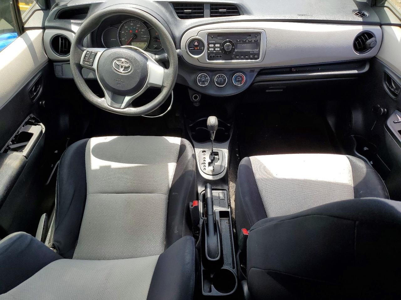 2013 Toyota Yaris 5-door L White vin: JTDKTUD34DD546987