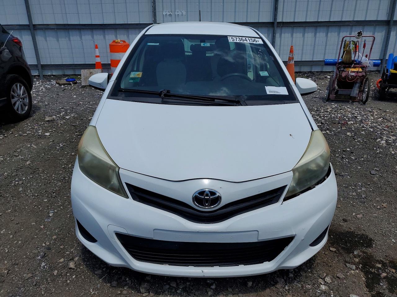 2013 Toyota Yaris 5-door L White vin: JTDKTUD34DD546987