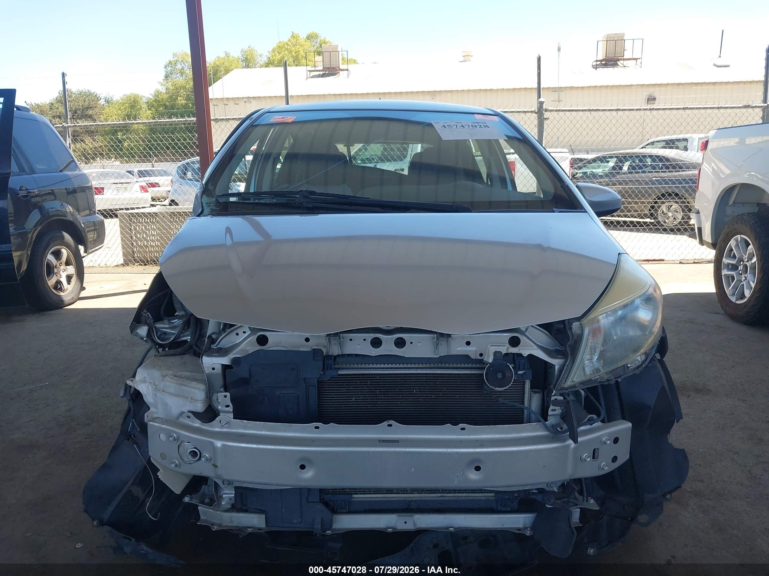 2014 Toyota Yaris Le (tmc/cbu Plant) Silver vin: JTDKTUD34ED575472