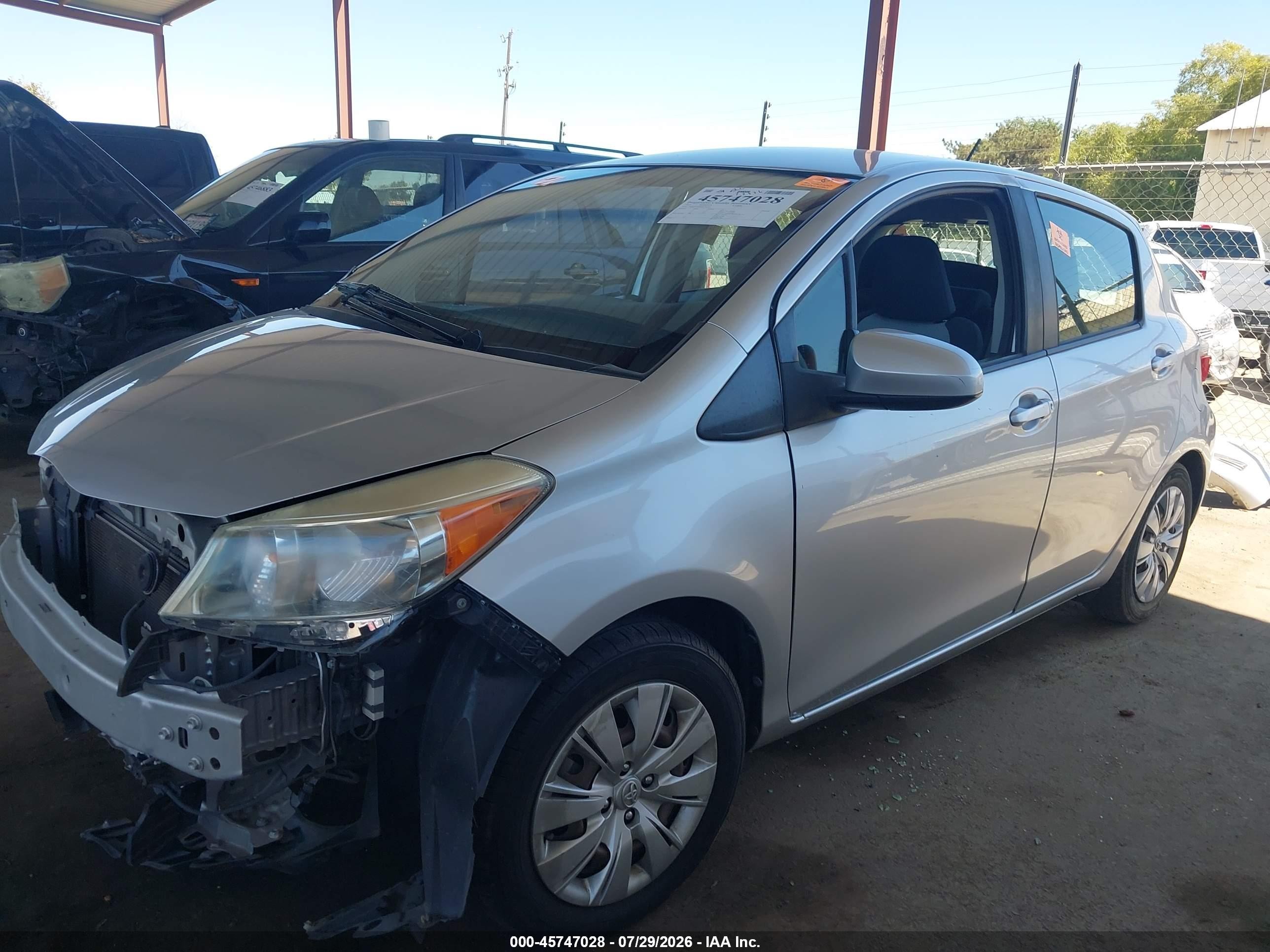 2014 Toyota Yaris Le (tmc/cbu Plant) Silver vin: JTDKTUD34ED575472
