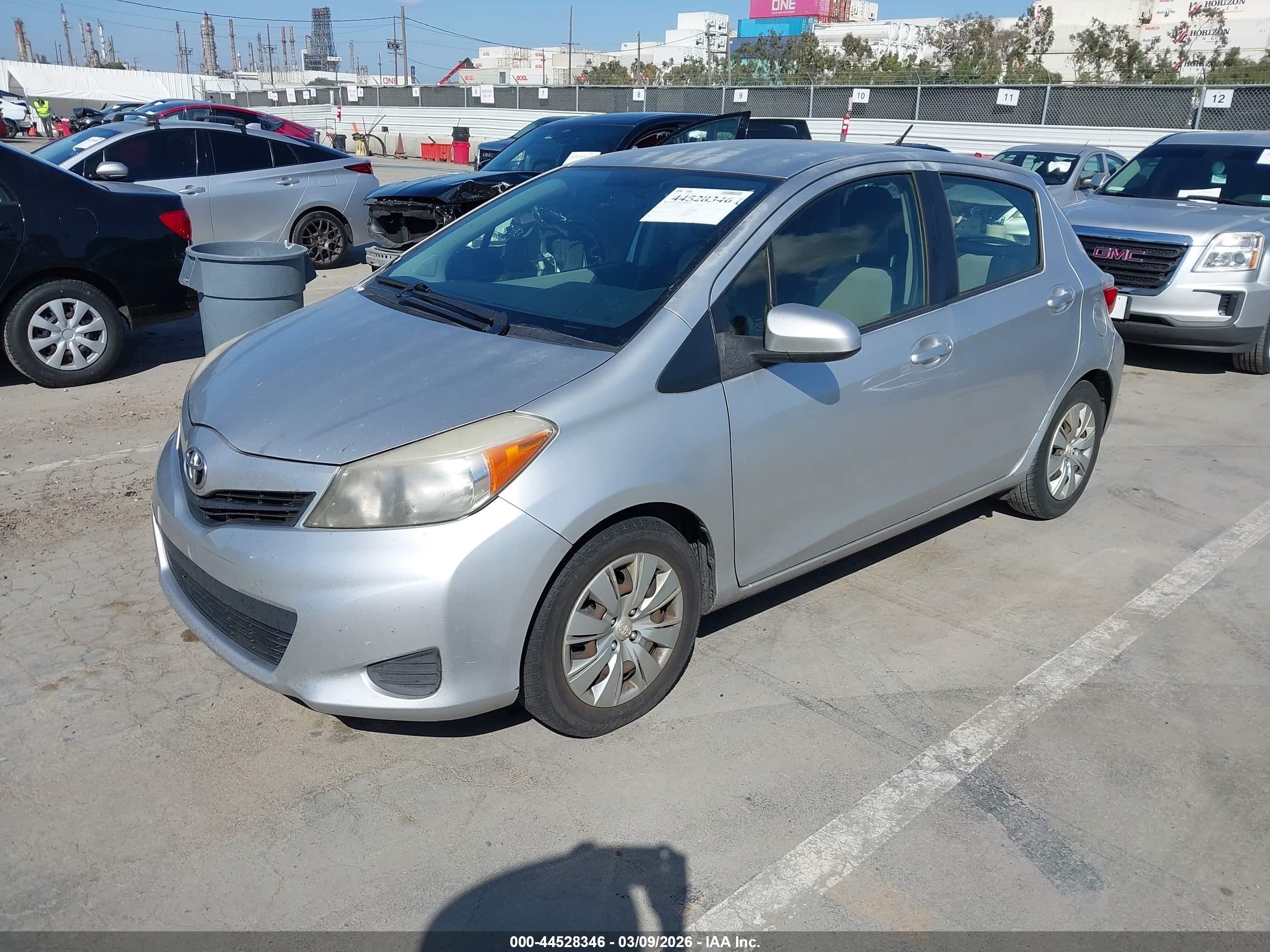 2014 Toyota Yaris Le (tmc/cbu Plant) Серебряный vin: JTDKTUD34ED580851