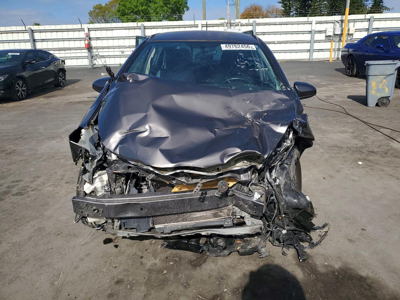 2014 Toyota Yaris 5-door Se Gray vin: JTDKTUD34ED581420