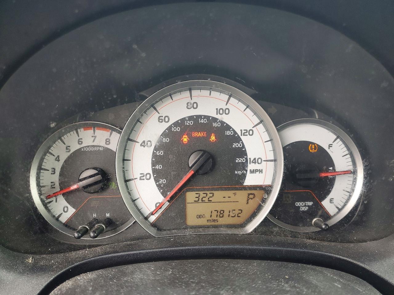 2012 Toyota Yaris 5-door Se Серебряный vin: JTDKTUD35CD501457